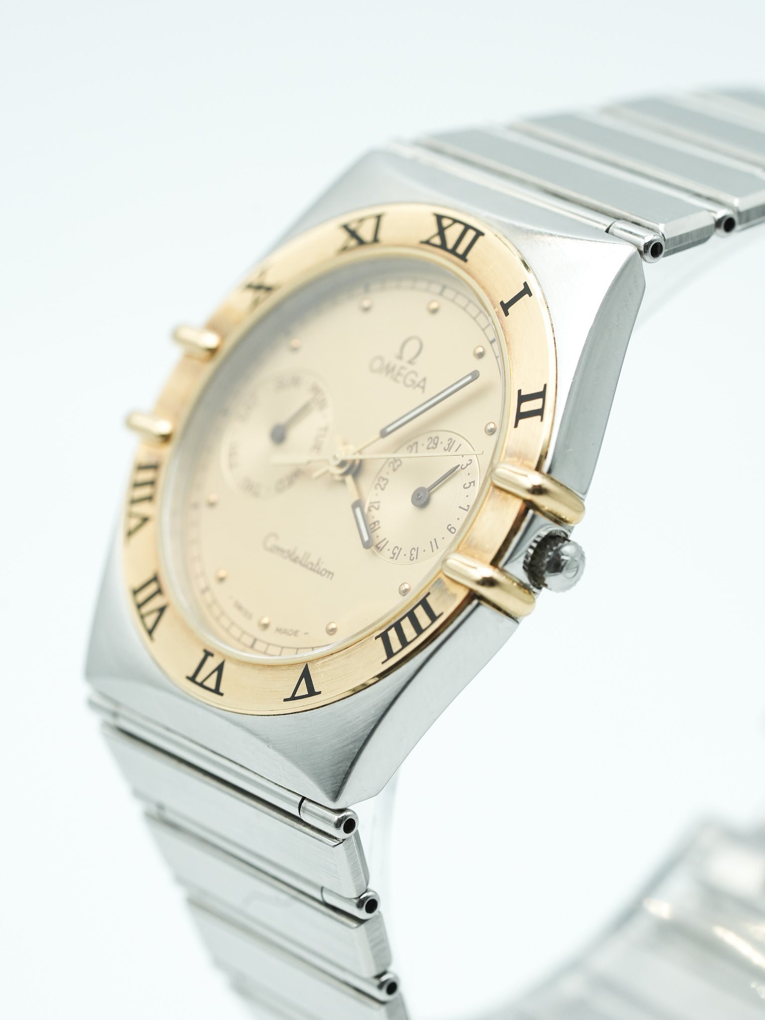 Omega - Constellation Manhattan Daydate Or et Acier - 1989 - Atelier Victor Paris - Vintage Watch Shop Dubai