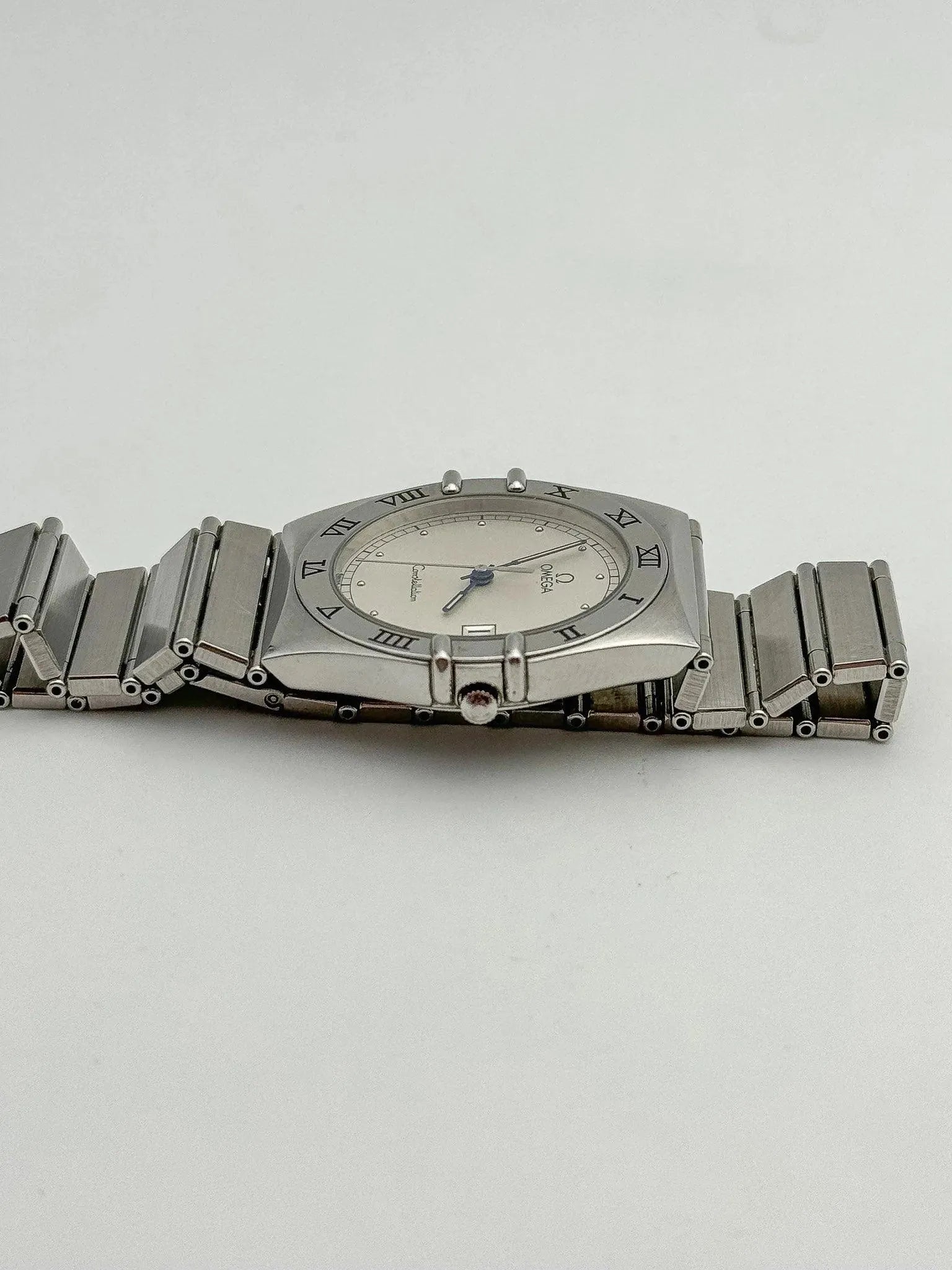 Omega - Constellation Manhattan Steel Blue Hands - 1993 - Atelier Victor Paris - Vintage Watch Shop Dubai