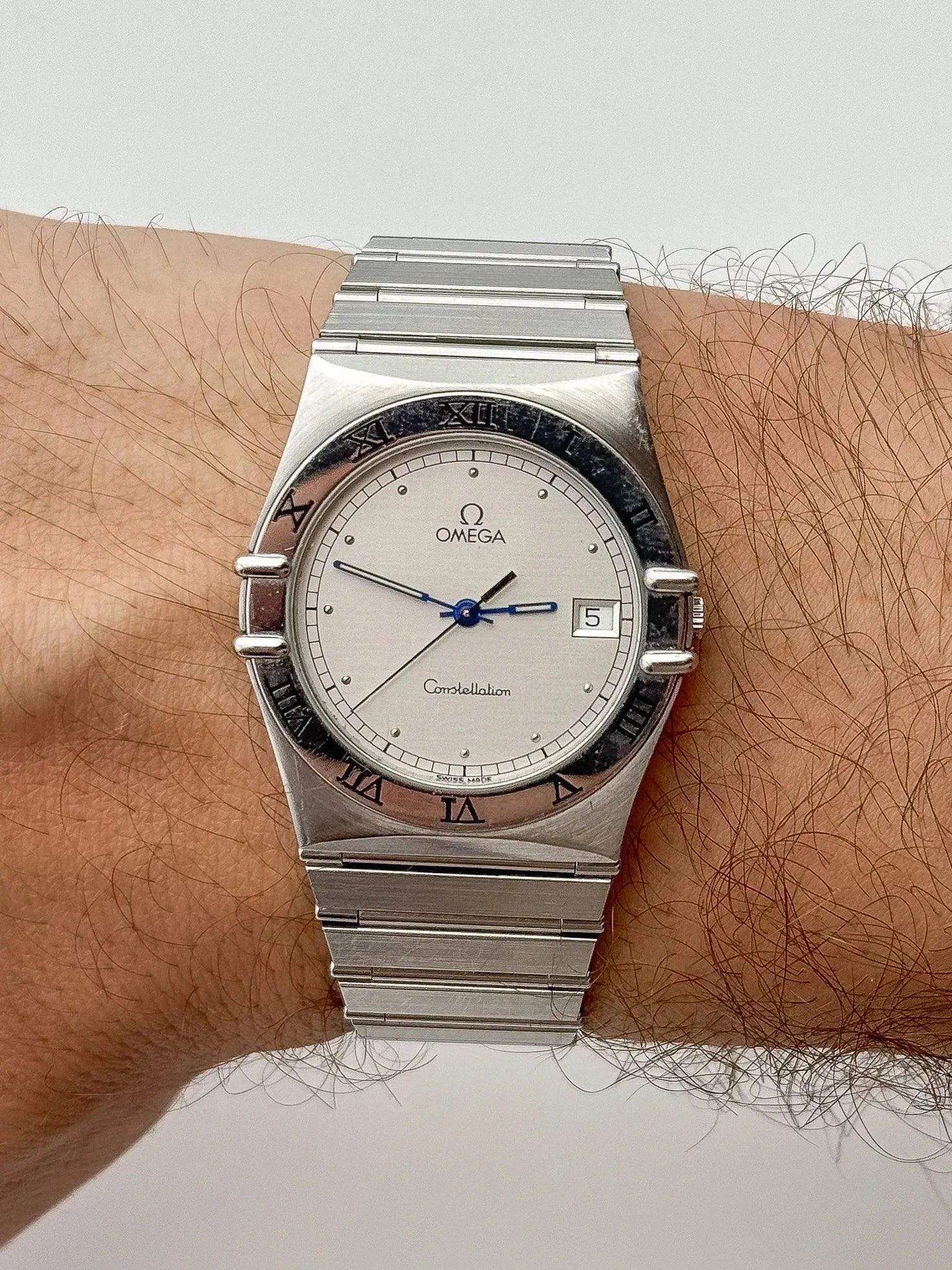 Omega - Constellation Manhattan Steel Blue Hands - 1993 - Atelier Victor Paris - Vintage Watch Shop Dubai