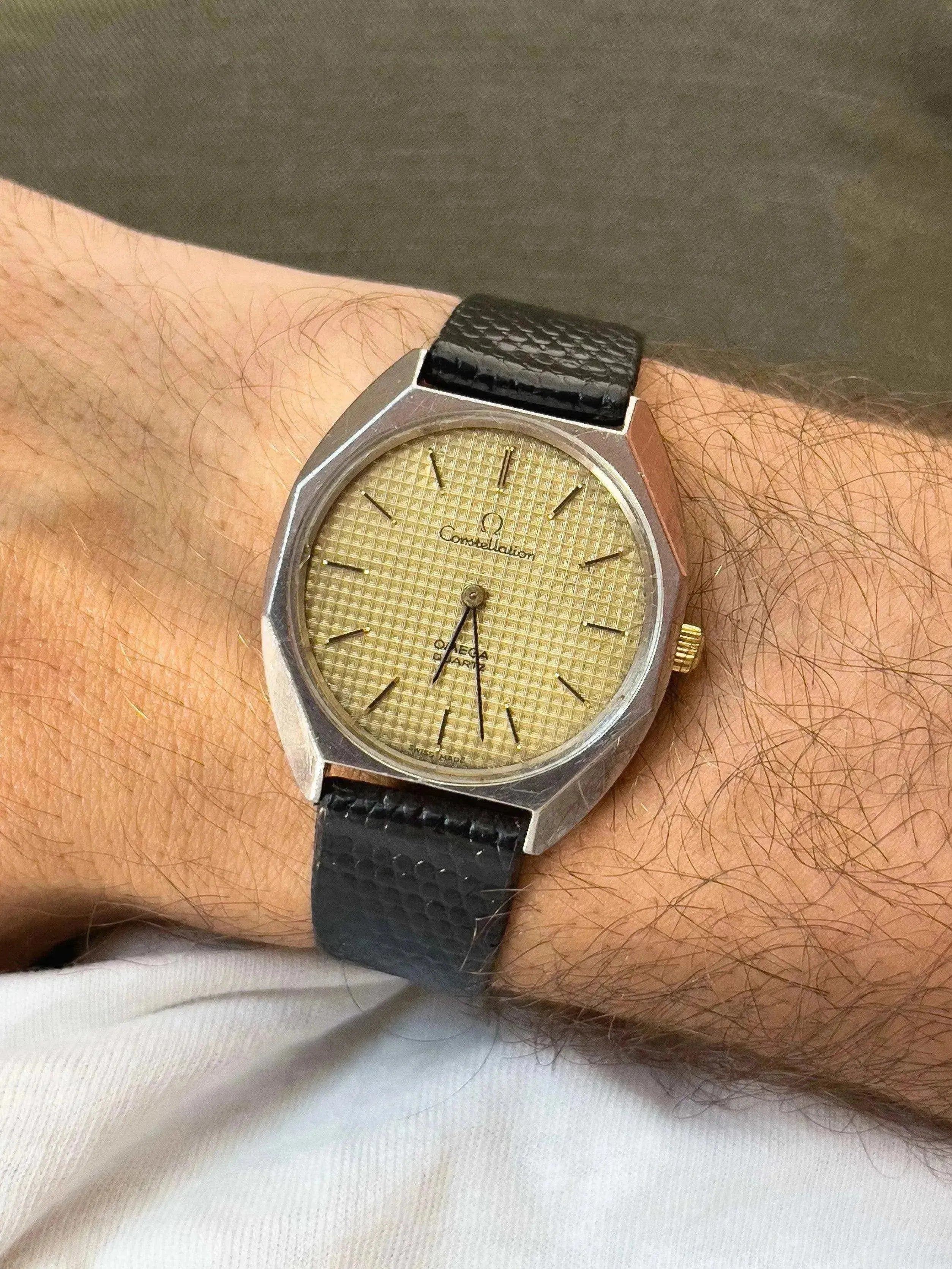 Omega - Constellation Tapissé Gold - 1979 - Atelier Victor Paris - Vintage Watch Shop Dubai