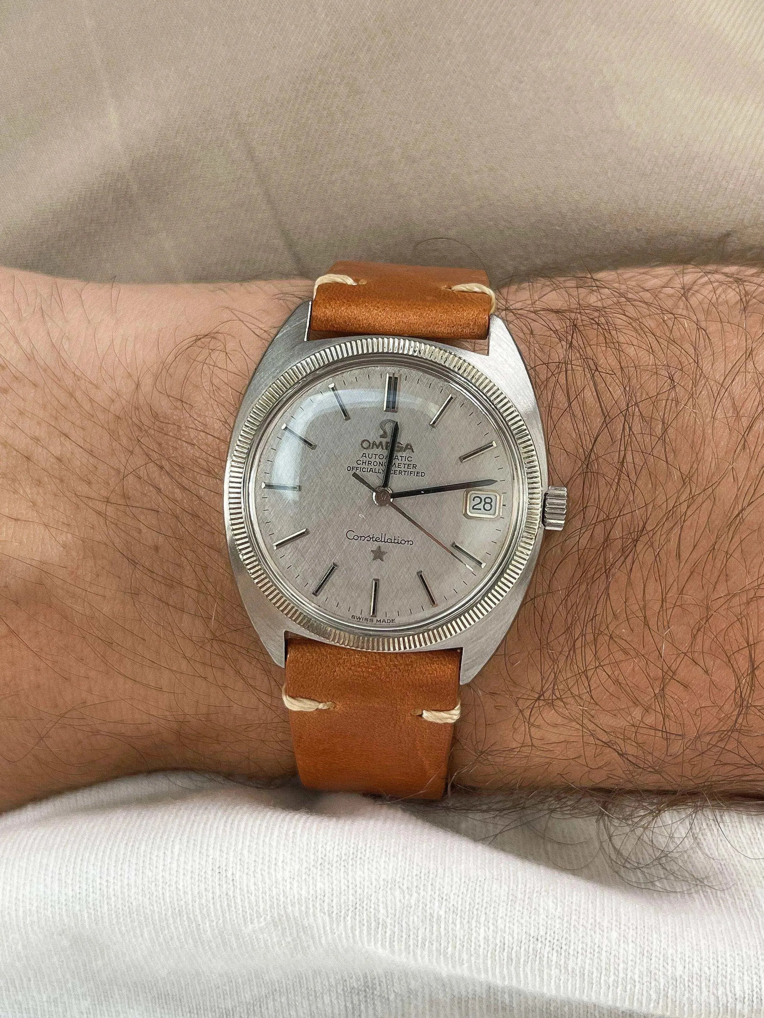 Omega - Constellation White Gold Bezel - 1967 - Atelier Victor Paris - Vintage Watch Shop Dubai