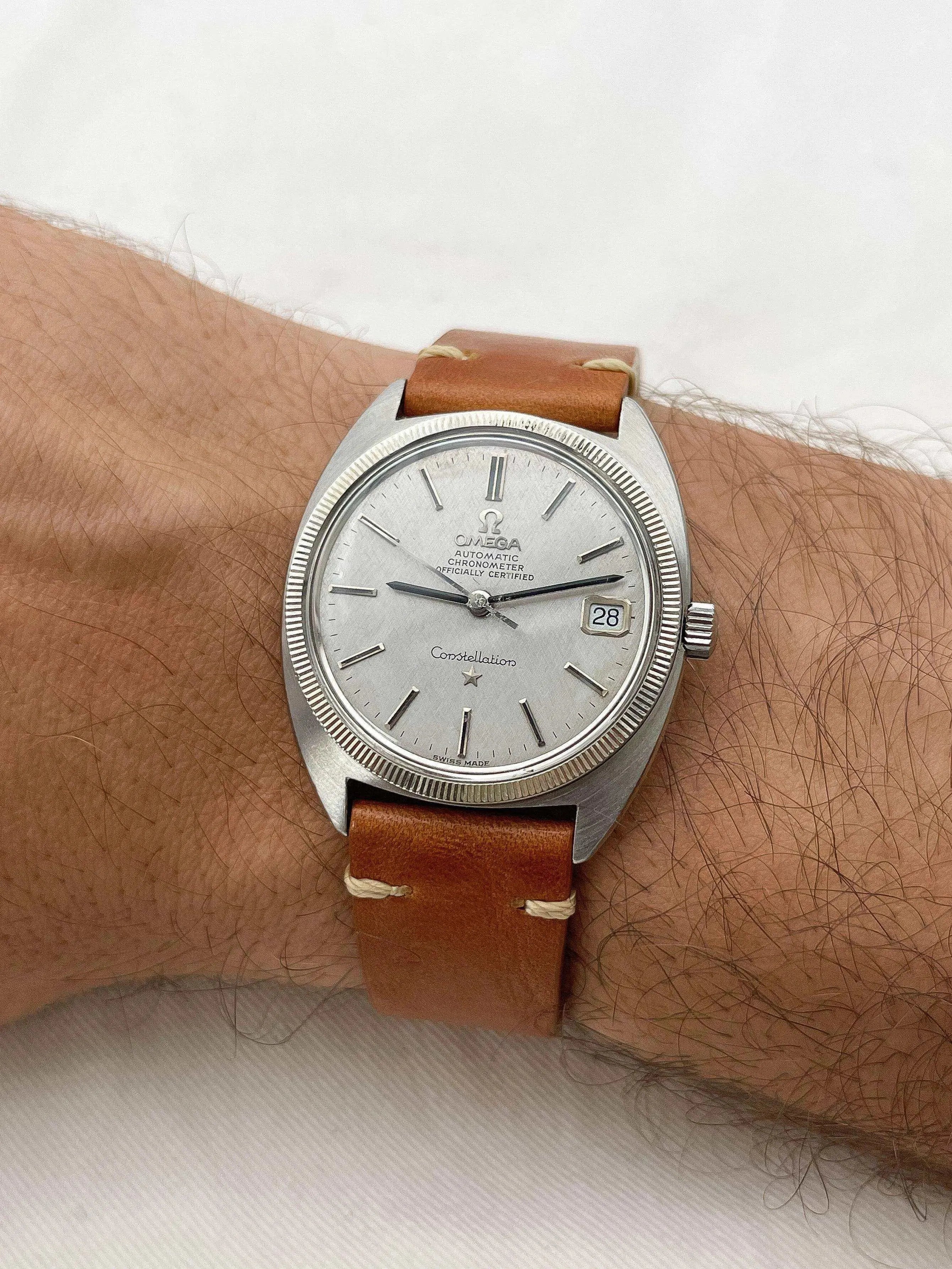 Omega - Constellation White Gold Bezel - 1967 - Atelier Victor Paris - Vintage Watch Shop Dubai