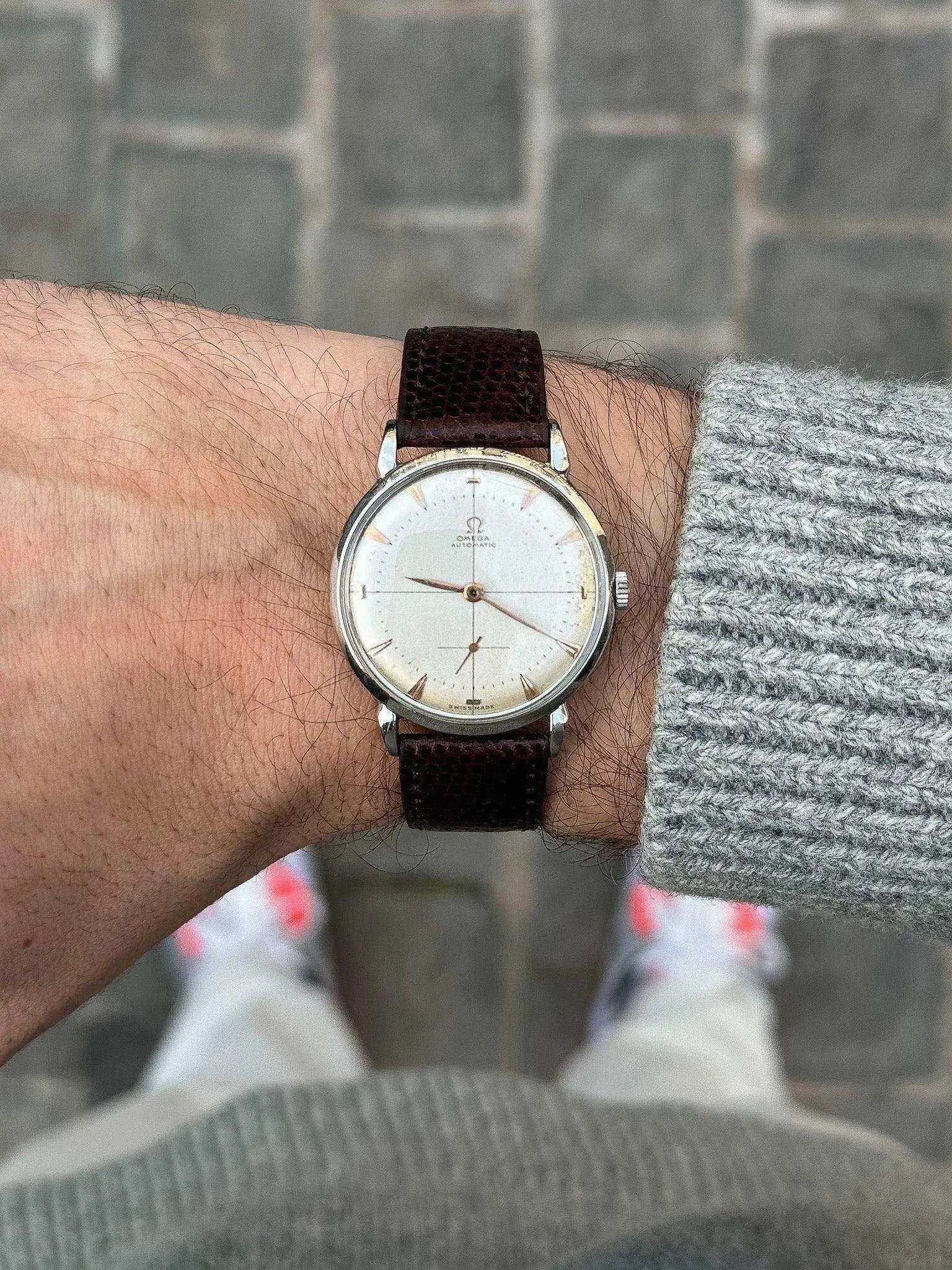 Omega - Crosshair Tear Lugs Bumper - 1950 - Atelier Victor Paris - Vintage Watch Shop Dubai