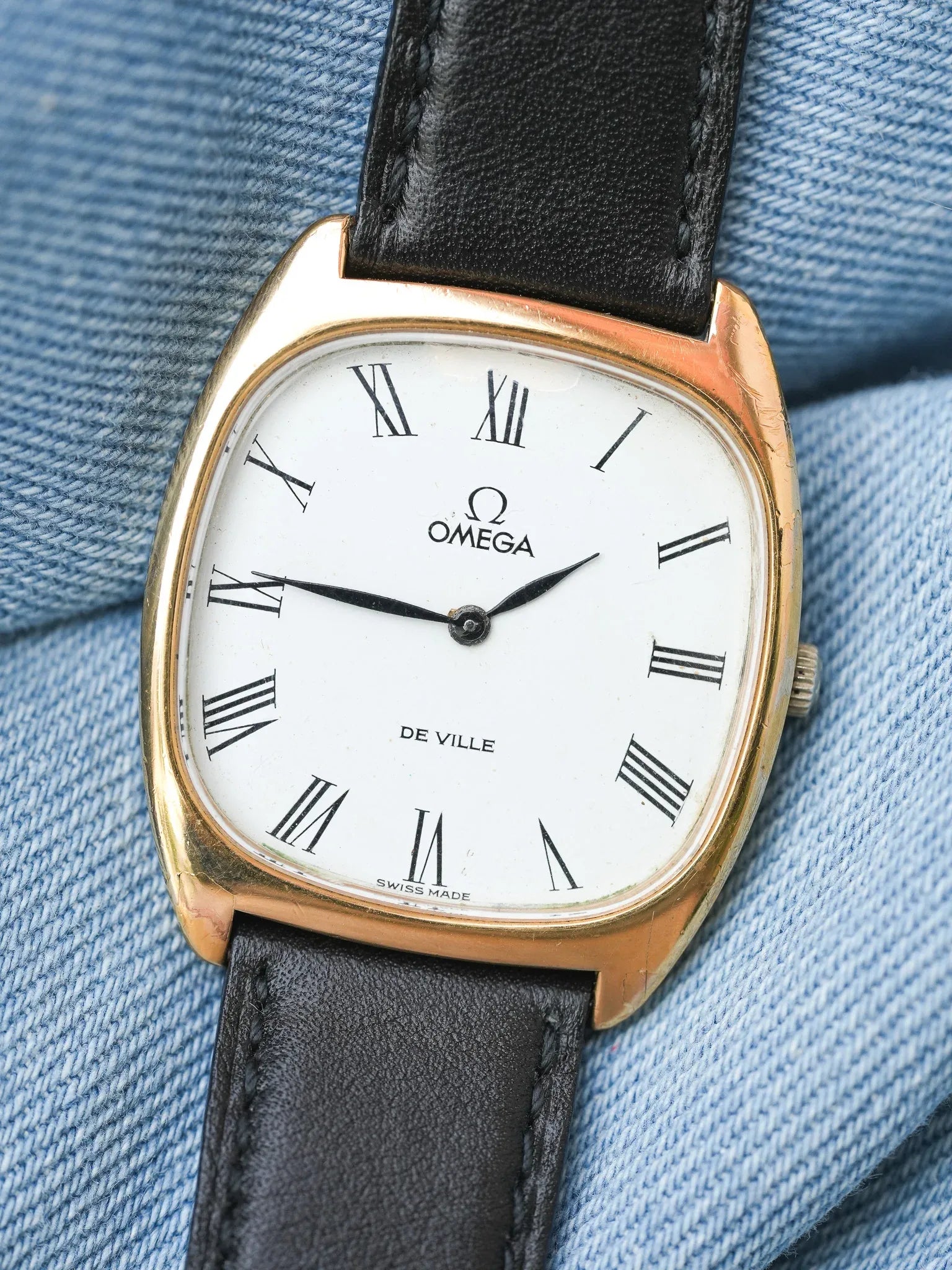 Omega - De Ville 111.0139 Tonneau Plaqué or cadran blanc romain - 1977 - Atelier Victor - Vintage  Shop