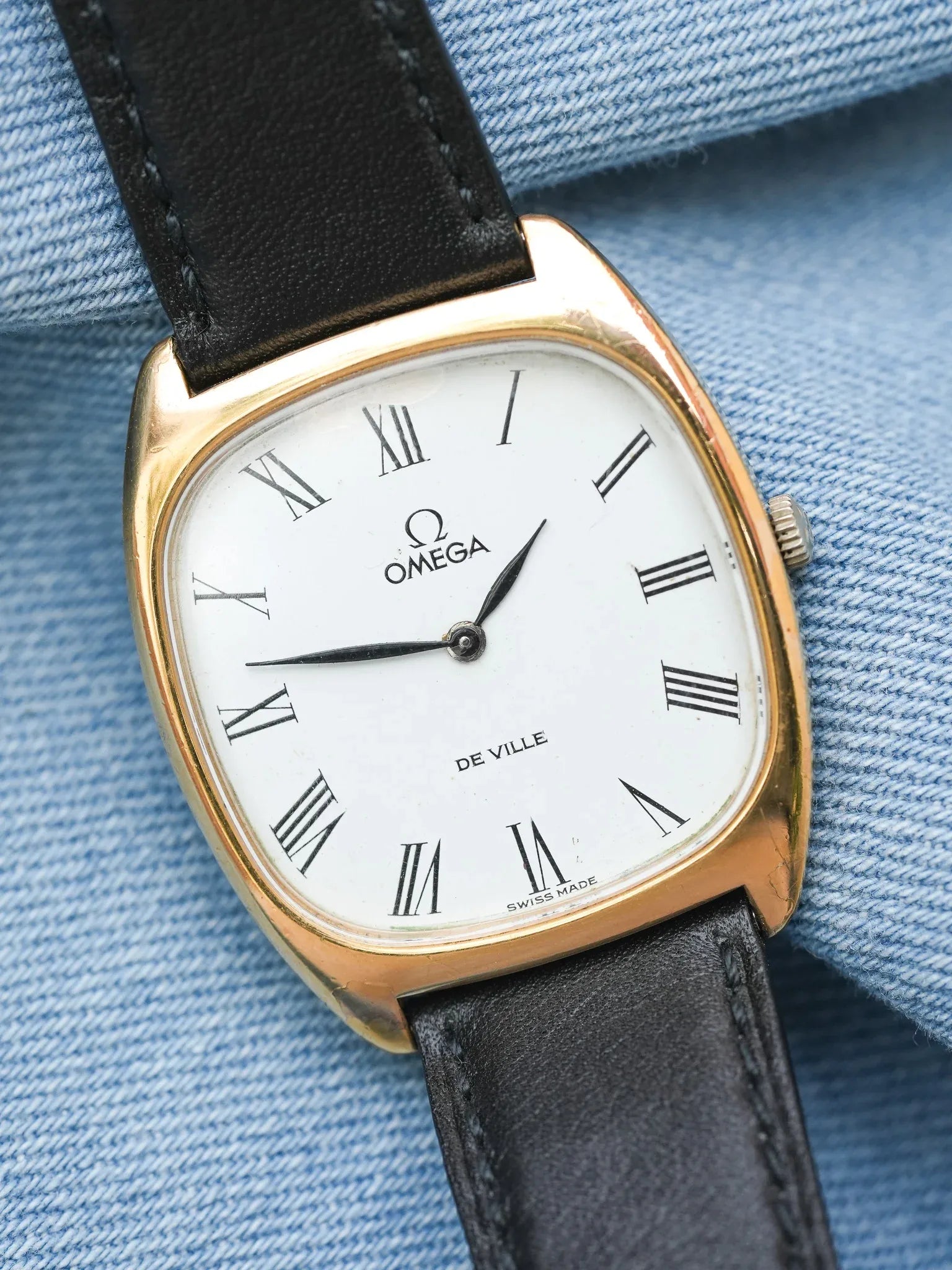 Omega - De Ville 111.0139 Tonneau Plaqué or cadran blanc romain - 1977 - Atelier Victor - Vintage  Shop