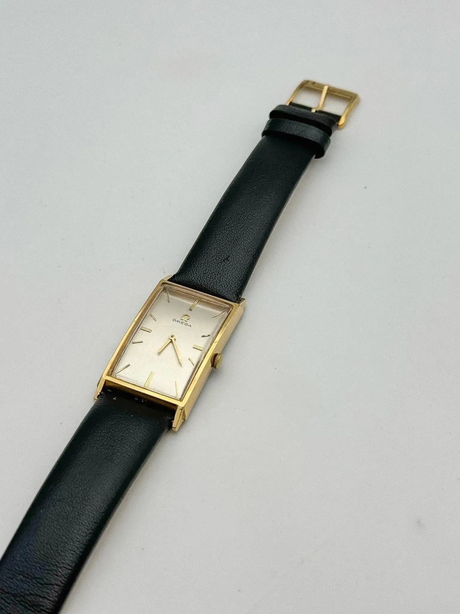 Omega - De Ville 111.016 Tank XL Curvée Or - Boite - 1965 - Atelier Victor - Vintage  Shop