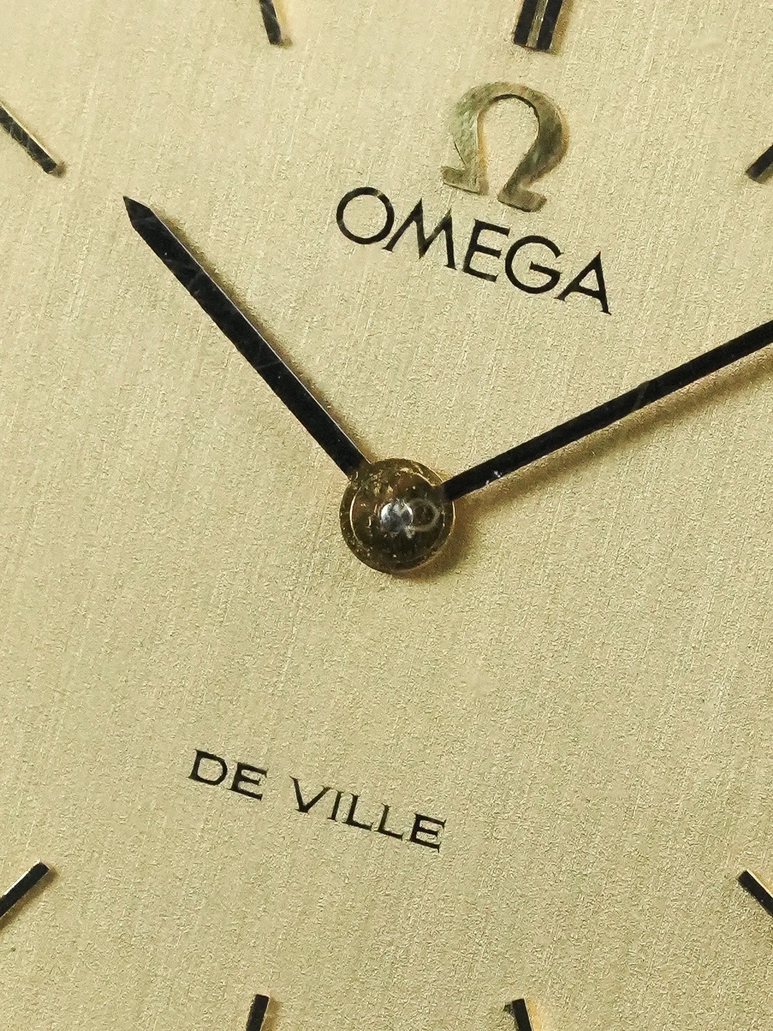 Omega - De Ville 111.077 montre habillée Ronde Plaqué or - 1970 - Atelier Victor - Vintage  Shop