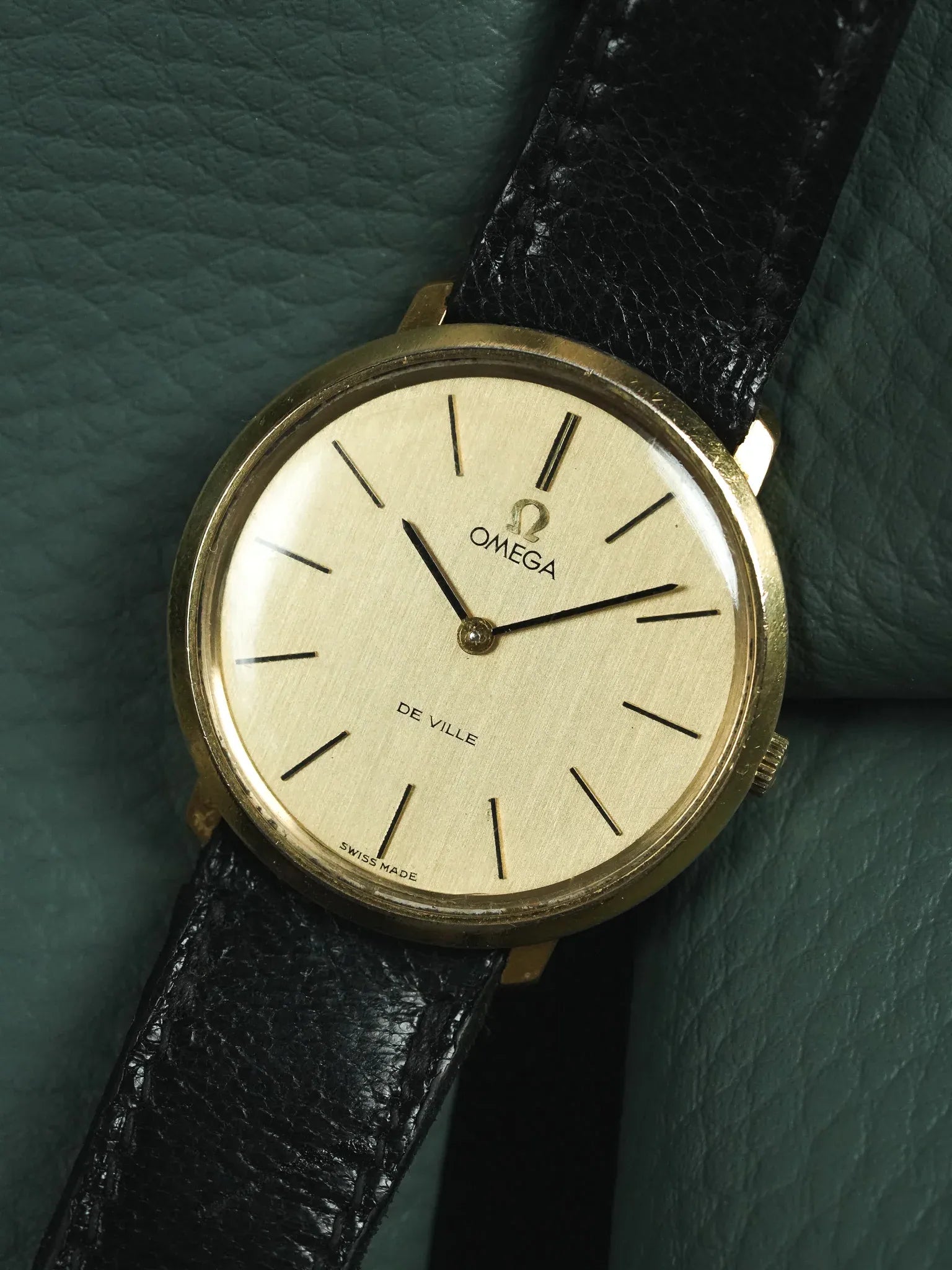 Omega - De Ville 111.077 montre habillée Ronde Plaqué or - 1970 - Atelier Victor - Vintage  Shop