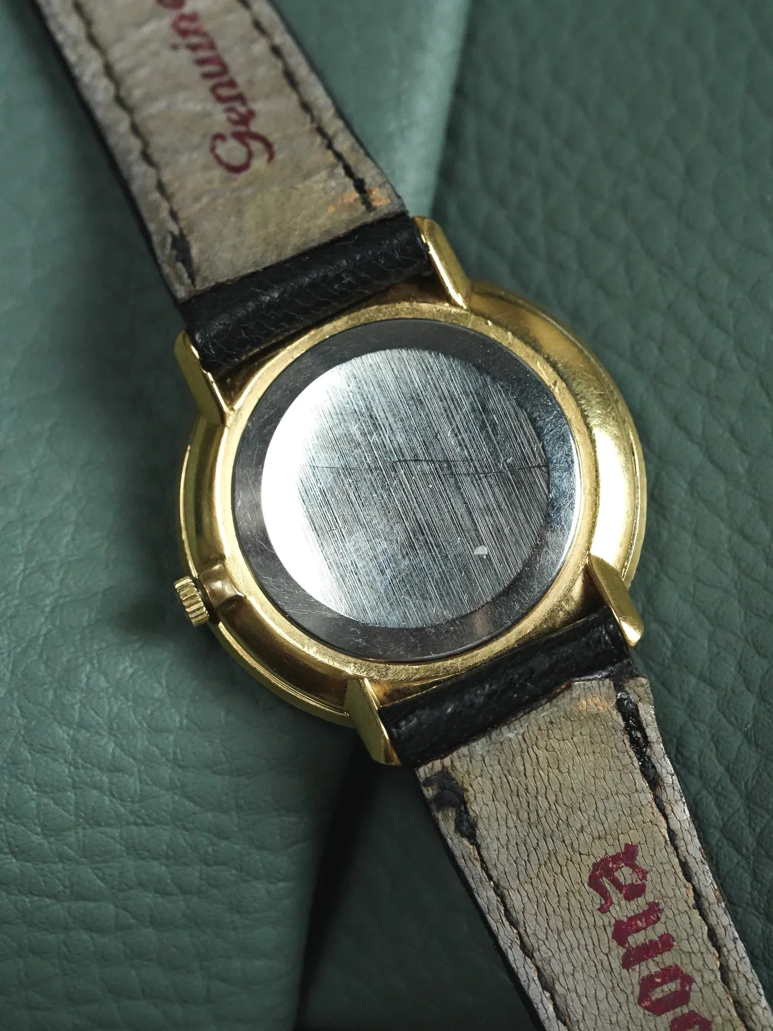 Omega - De Ville 111.077 montre habillée Ronde Plaqué or - 1970 - Atelier Victor - Vintage  Shop