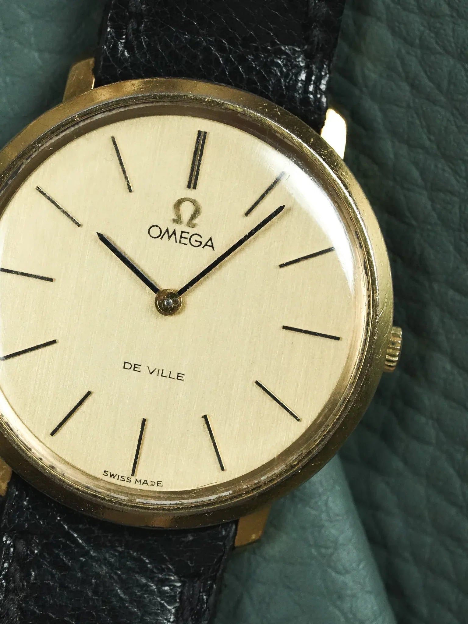 Omega - De Ville 111.077 montre habillée Ronde Plaqué or - 1970 - Atelier Victor - Vintage  Shop
