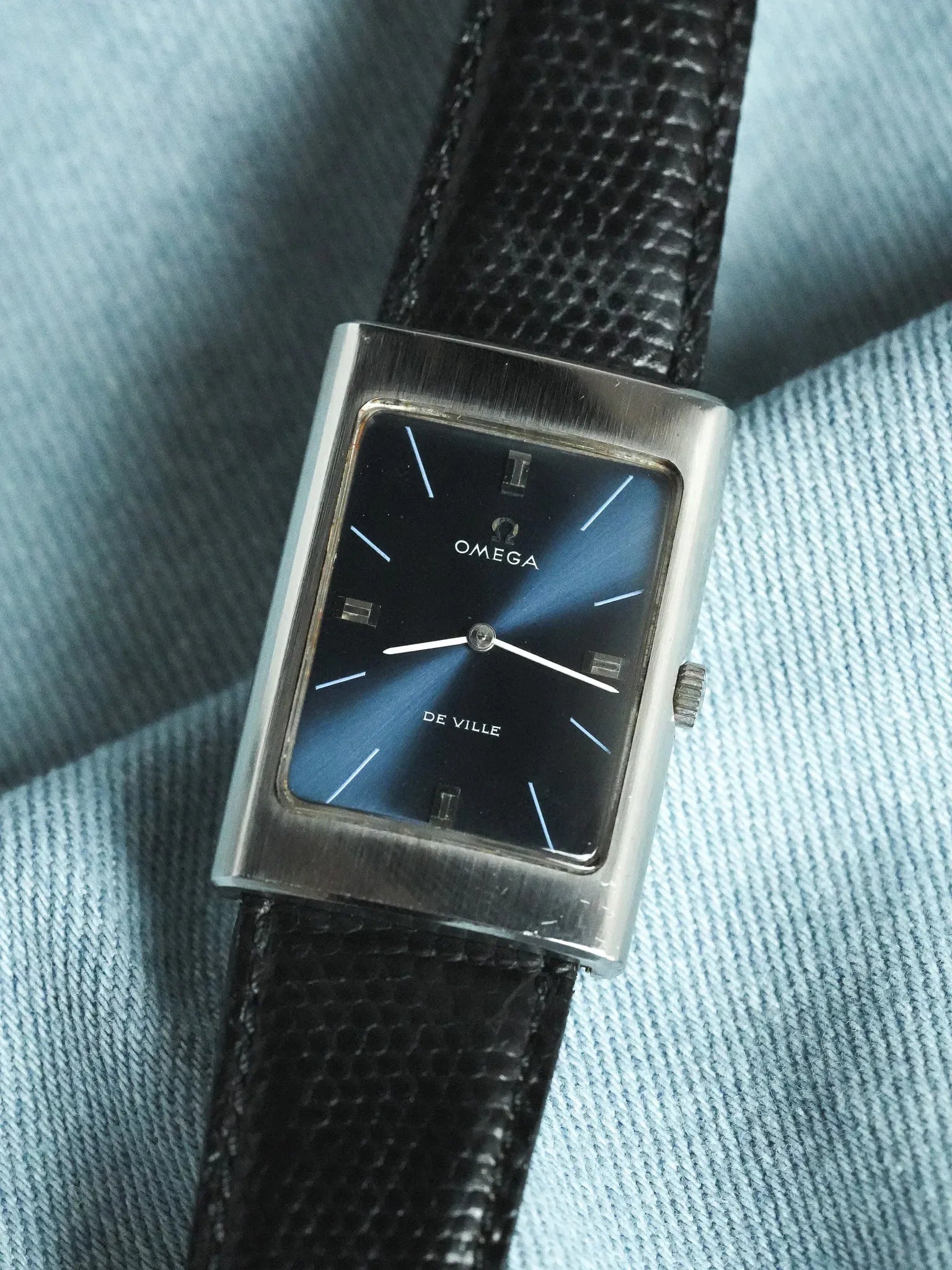 Omega - De Ville 111.101 Tank Bleu Acier Brossé - 1970 - Atelier Victor - Vintage  Shop