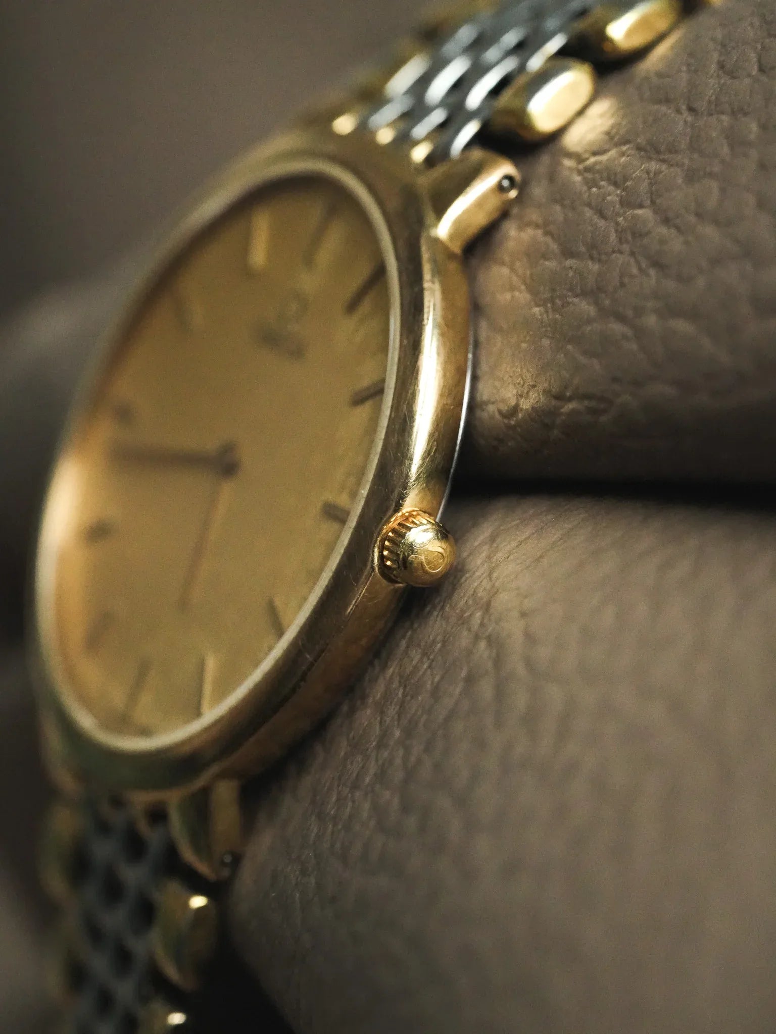 Omega - De Ville 395.0875.2 Ultra Slim Grain de riz acier or Tapisserie or - 1989 - Atelier Victor - Vintage  Shop
