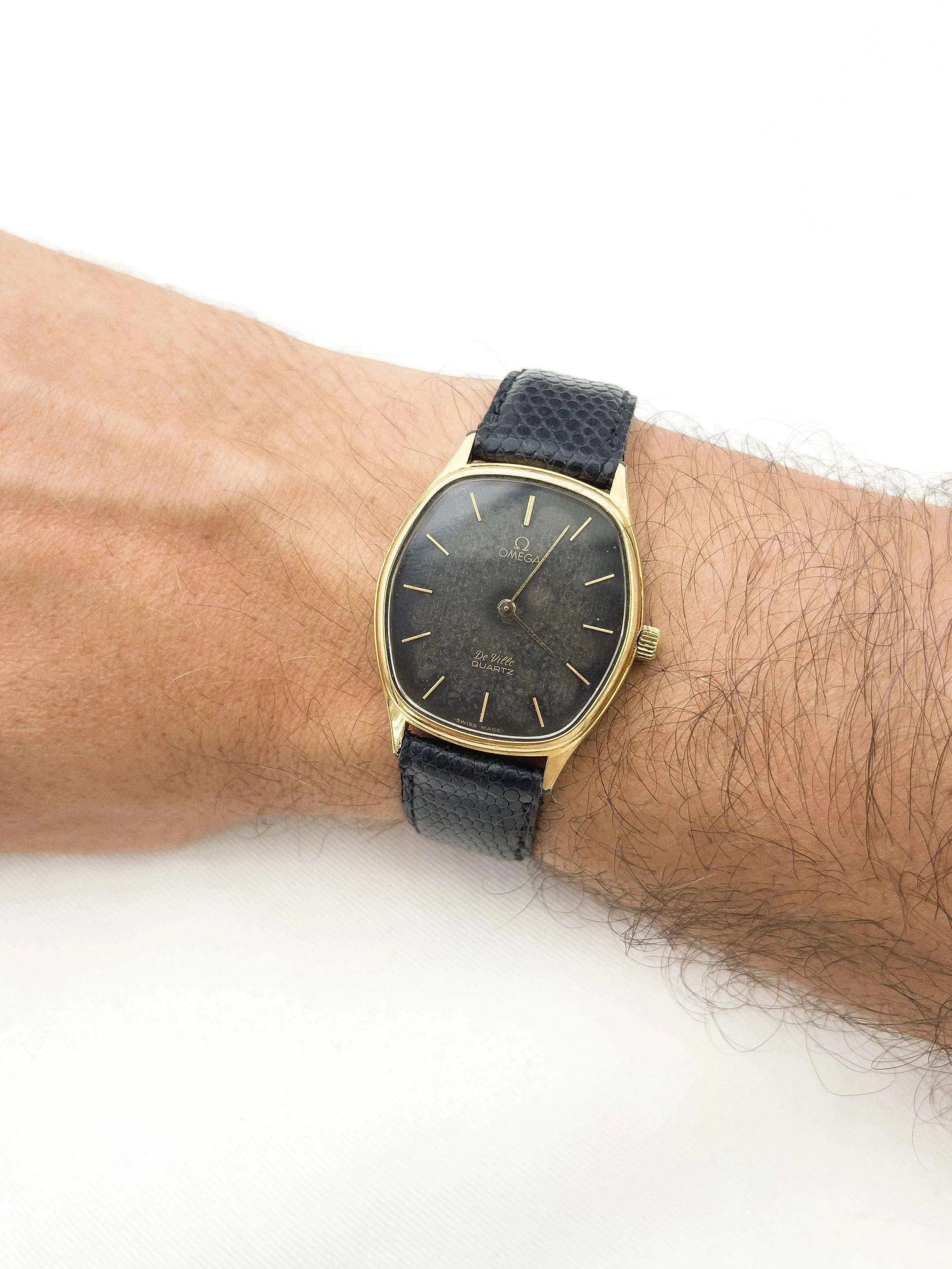 Omega - De Ville Black Patine Dial / Gold - 1979 - Atelier Victor Paris - Vintage Watch Shop Dubai