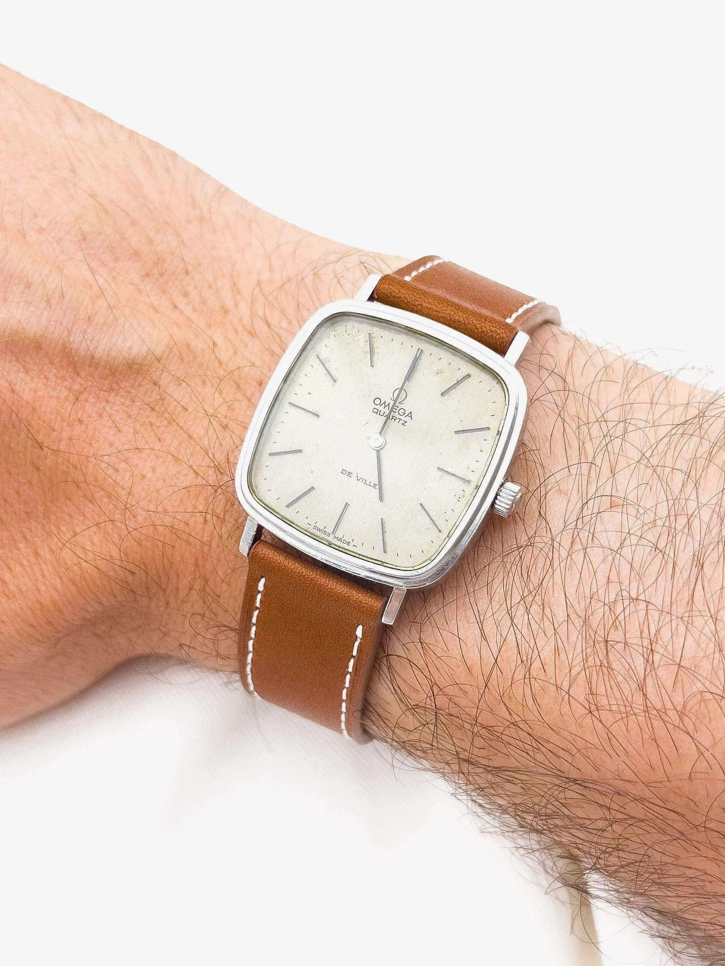 Omega - De Ville Champagne Patiné - 1978 - Atelier Victor Paris - Vintage Watch Shop Dubai