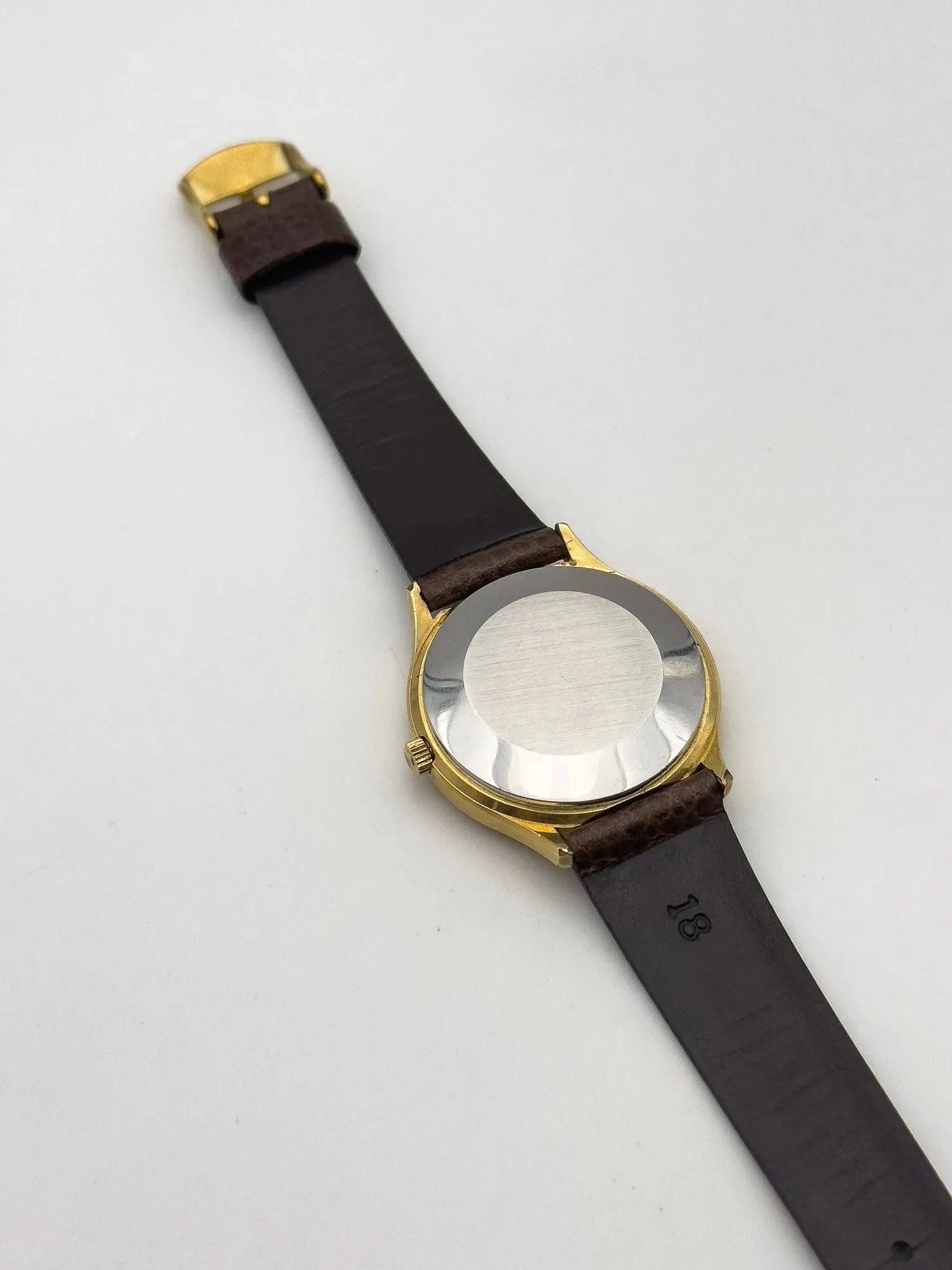 Omega - De Ville Circle Champagne - 1976 - Atelier Victor Paris - Vintage Watch Shop Dubai