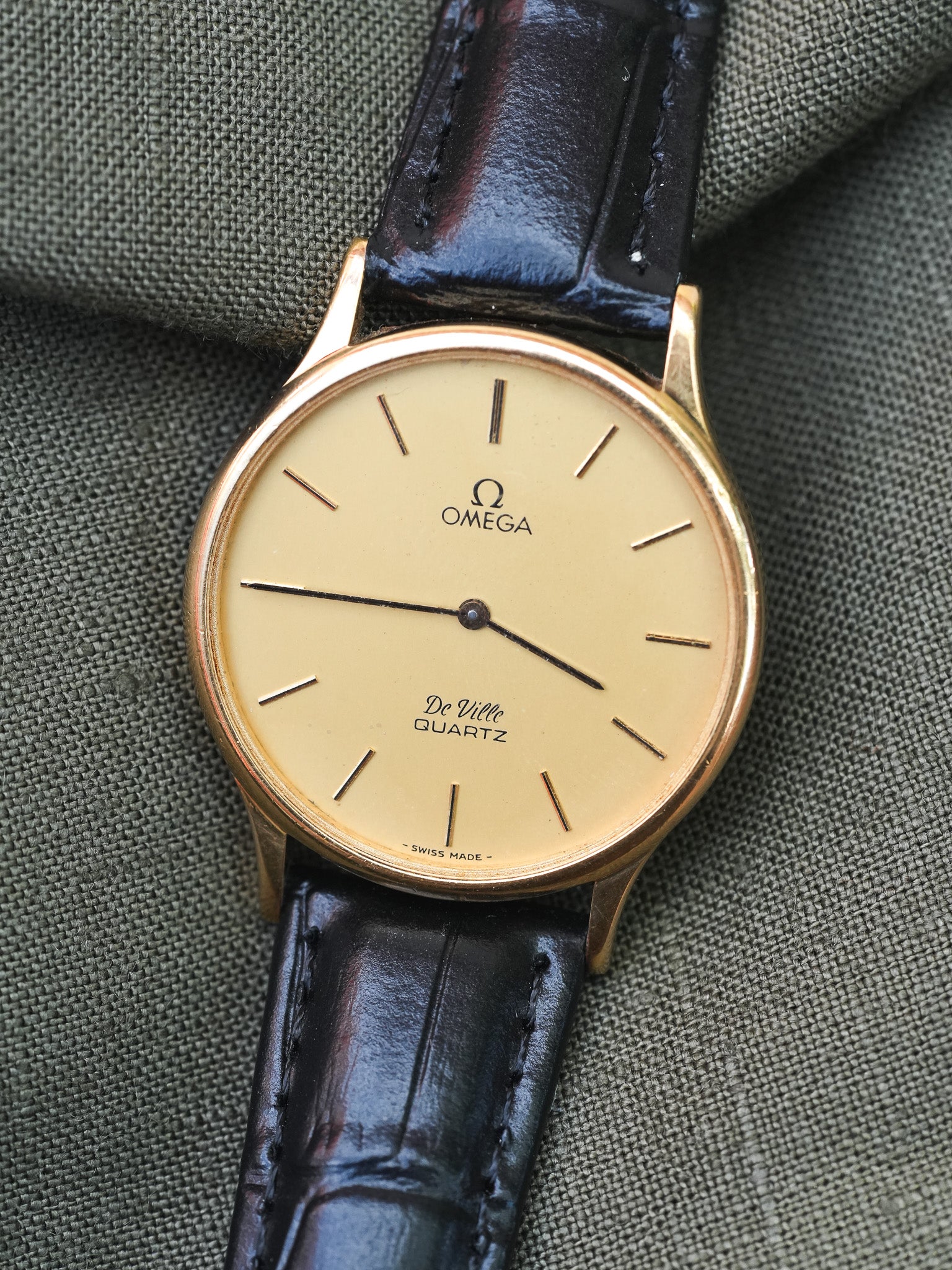 Omega - De Ville Circle Or Quartz Poussoir - 1982 - Atelier Victor Paris - Vintage Watch Shop Dubai