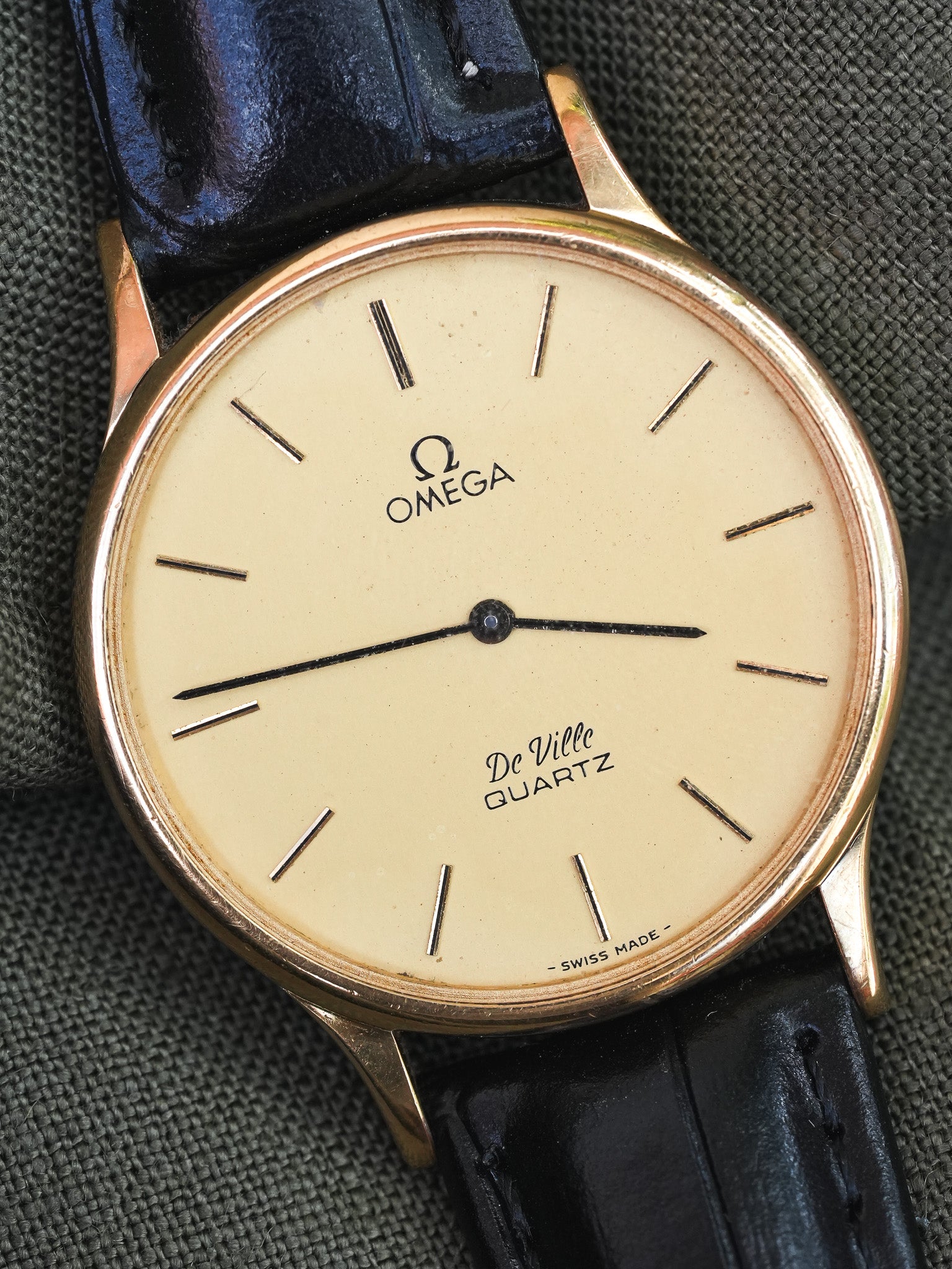 Omega - De Ville Circle Or Quartz Poussoir - 1982 - Atelier Victor Paris - Vintage Watch Shop Dubai