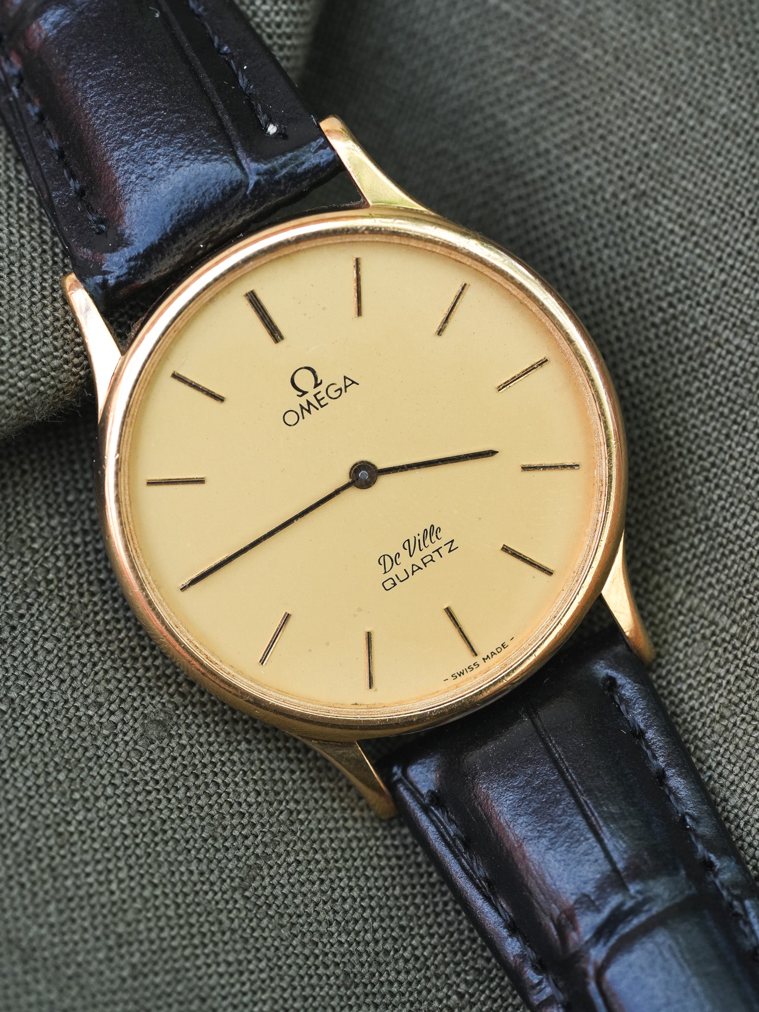 Omega - De Ville Circle Or Quartz Poussoir - 1982 - Atelier Victor Paris - Vintage Watch Shop Dubai