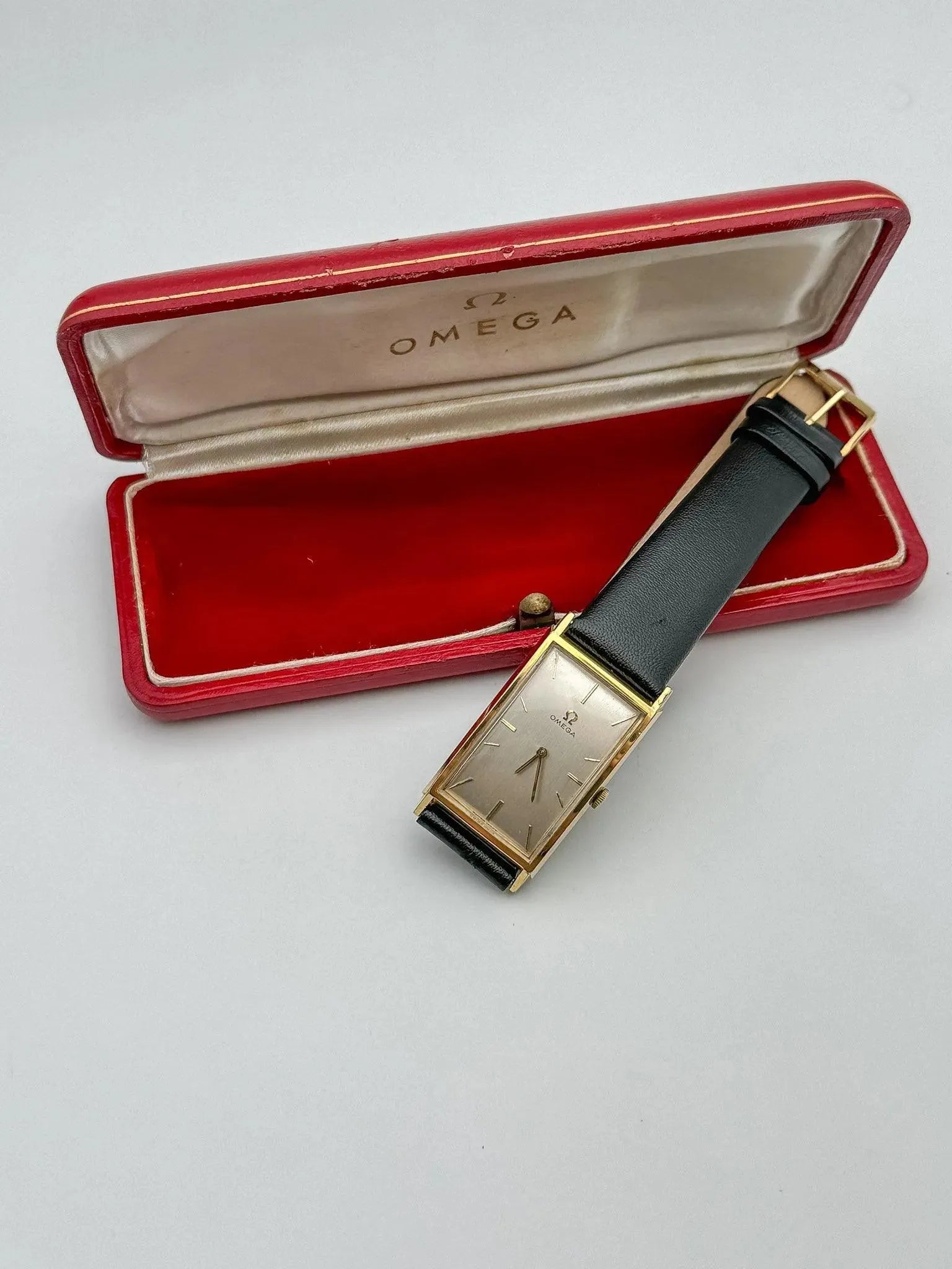 Omega - De Ville Curved Tank XL Gold - Box - 1965 - Atelier Victor Paris - Vintage Watch Shop Dubai