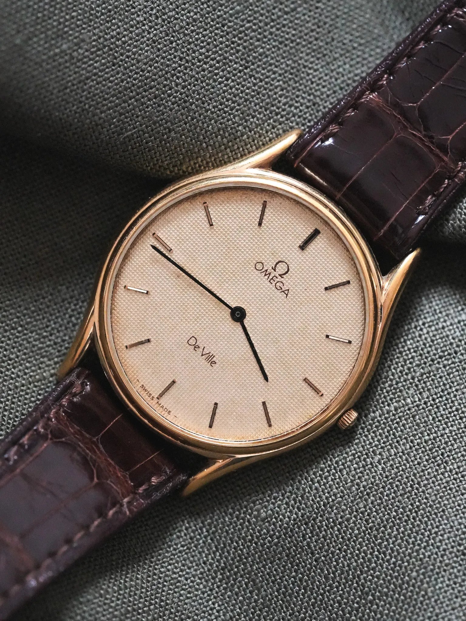 Omega - De Ville Dress Watch Clous de Paris - 1982 - Atelier Victor - Vintage  Shop