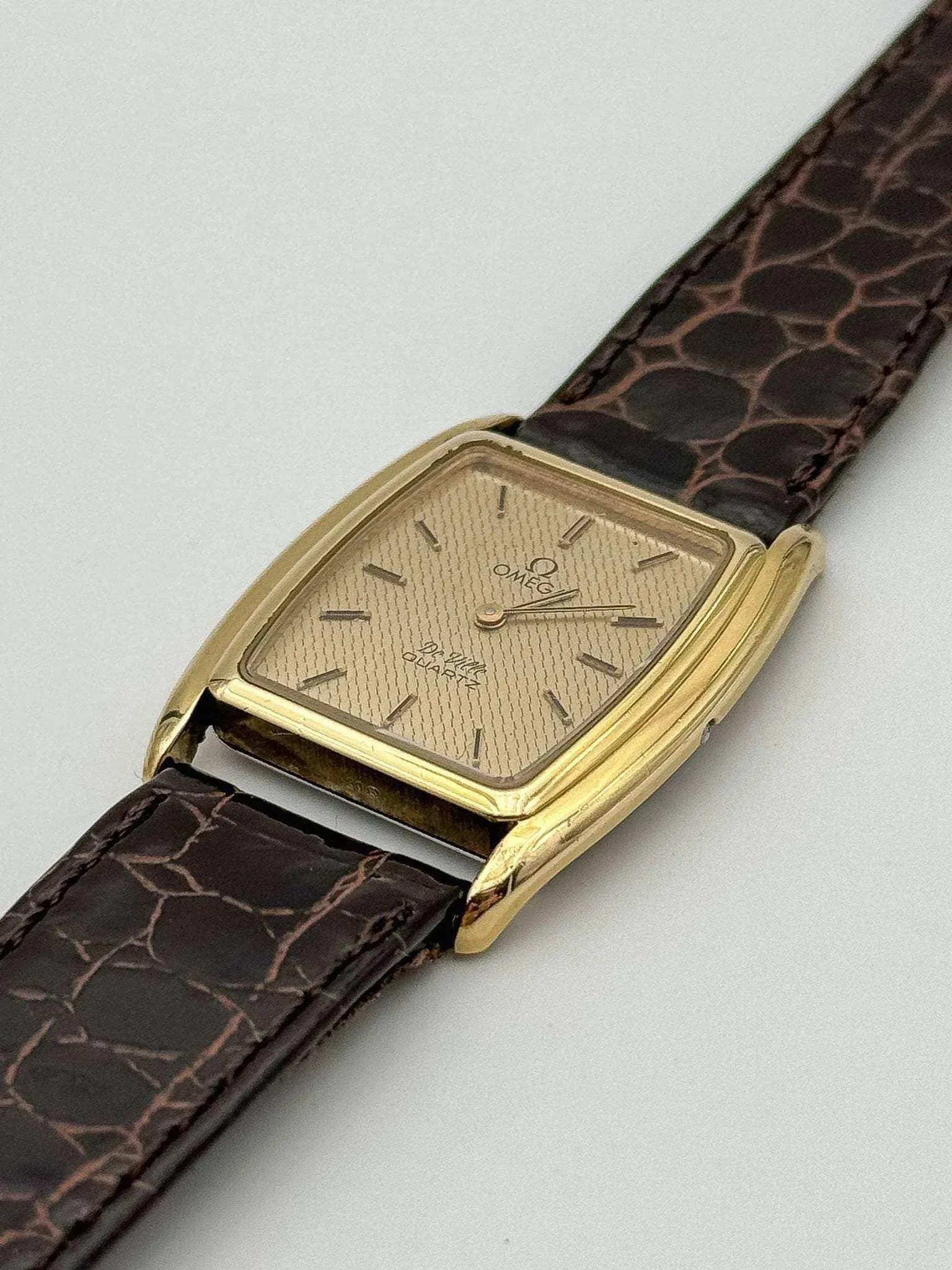 Omega - De Ville Gold Special Lugs - 1970's - Atelier Victor Paris - Vintage Watch Shop Dubai