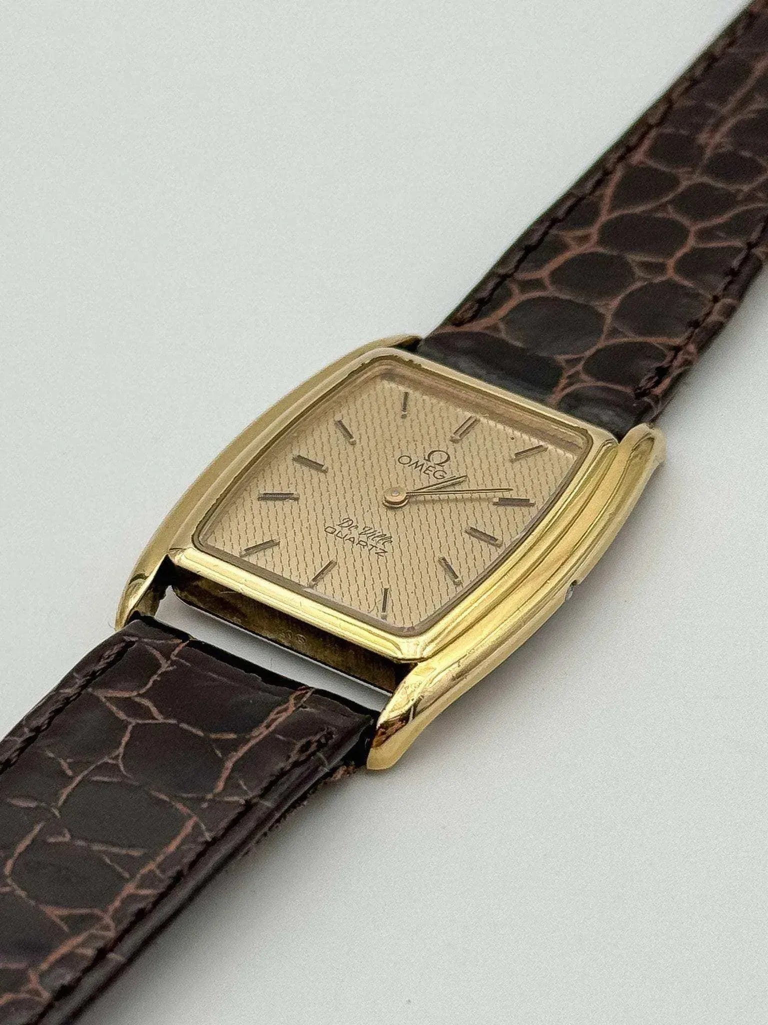 Omega - De Ville Gold Special Lugs - 1970's - Atelier Victor - Vintage  Shop