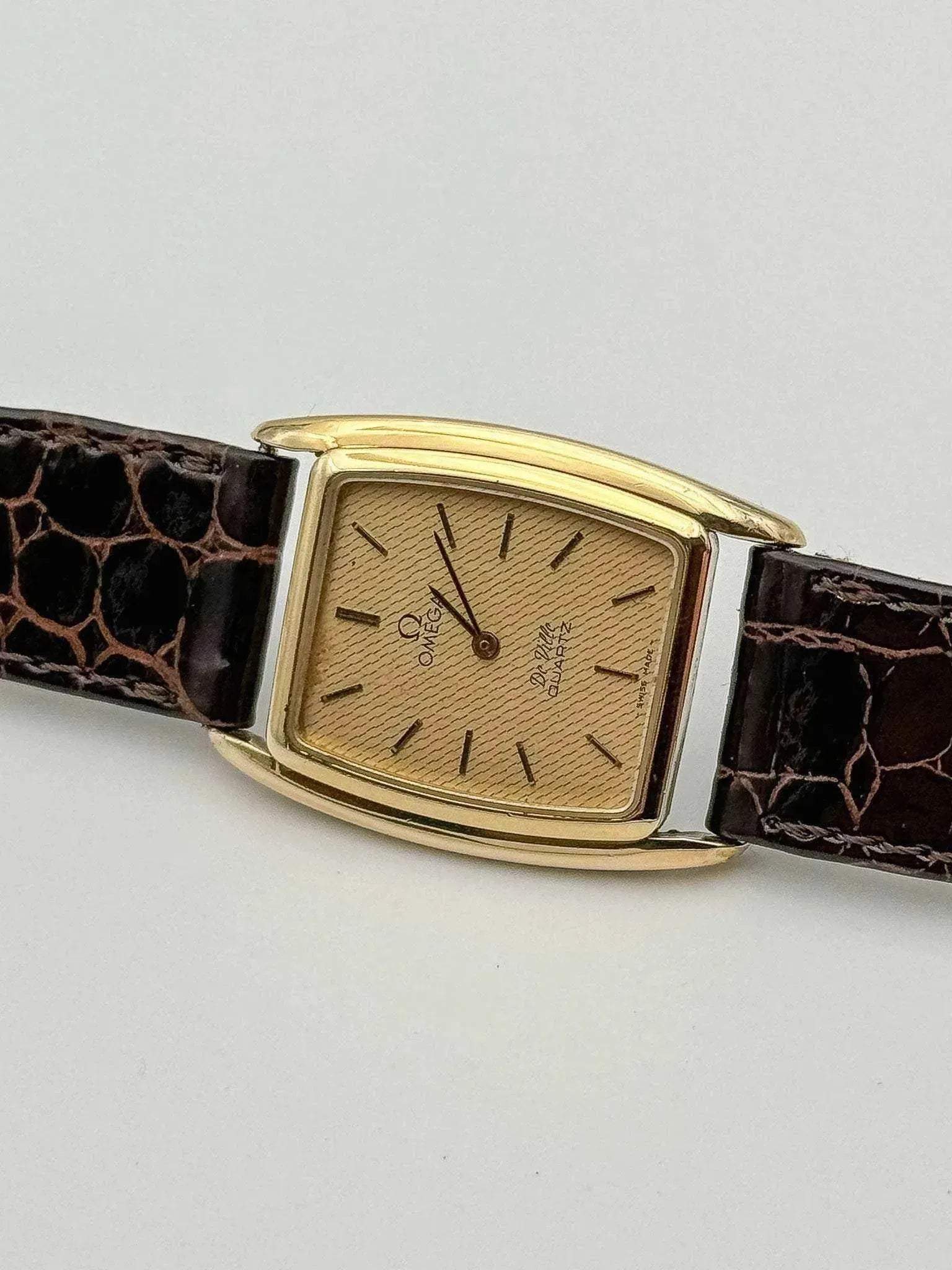 Omega - De Ville Gold Special Lugs - 1970's - Atelier Victor - Vintage  Shop
