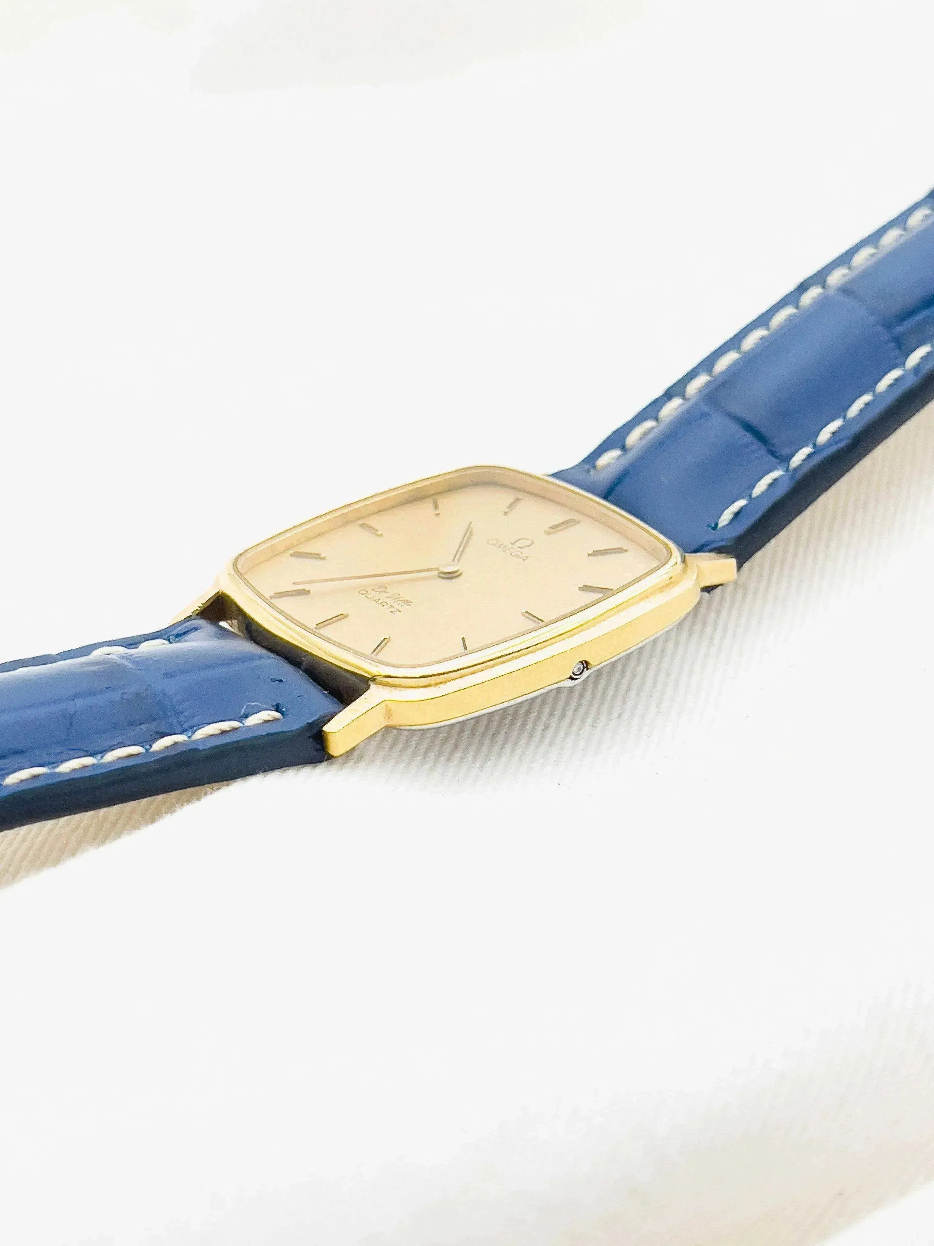 Omega - De Ville Gold Square - Atelier Victor - Vintage  Shop
