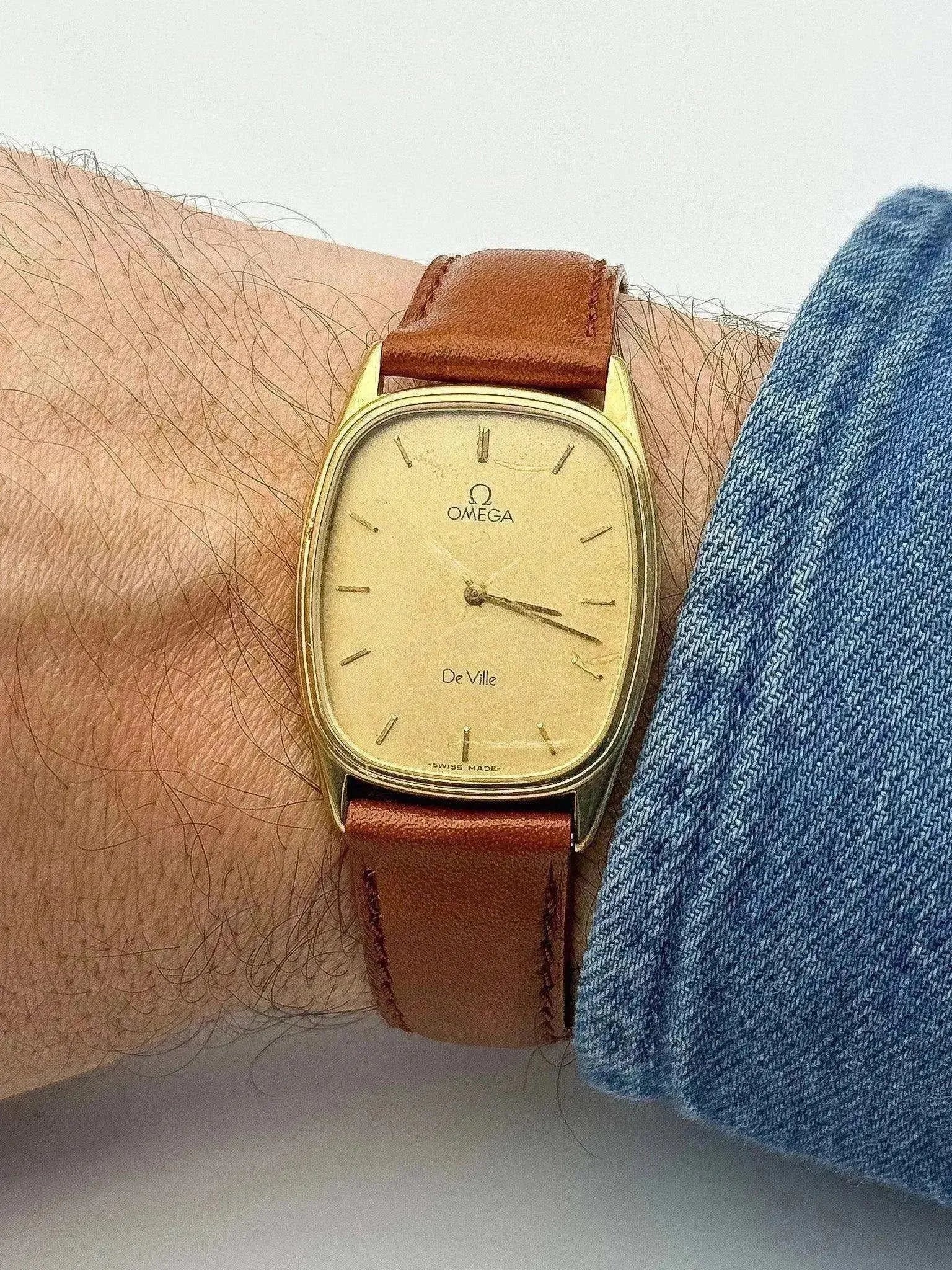 Omega - De Ville Gold Tonneau Bracelet Marron - 1979 - Atelier Victor Paris - Vintage Watch Shop Dubai