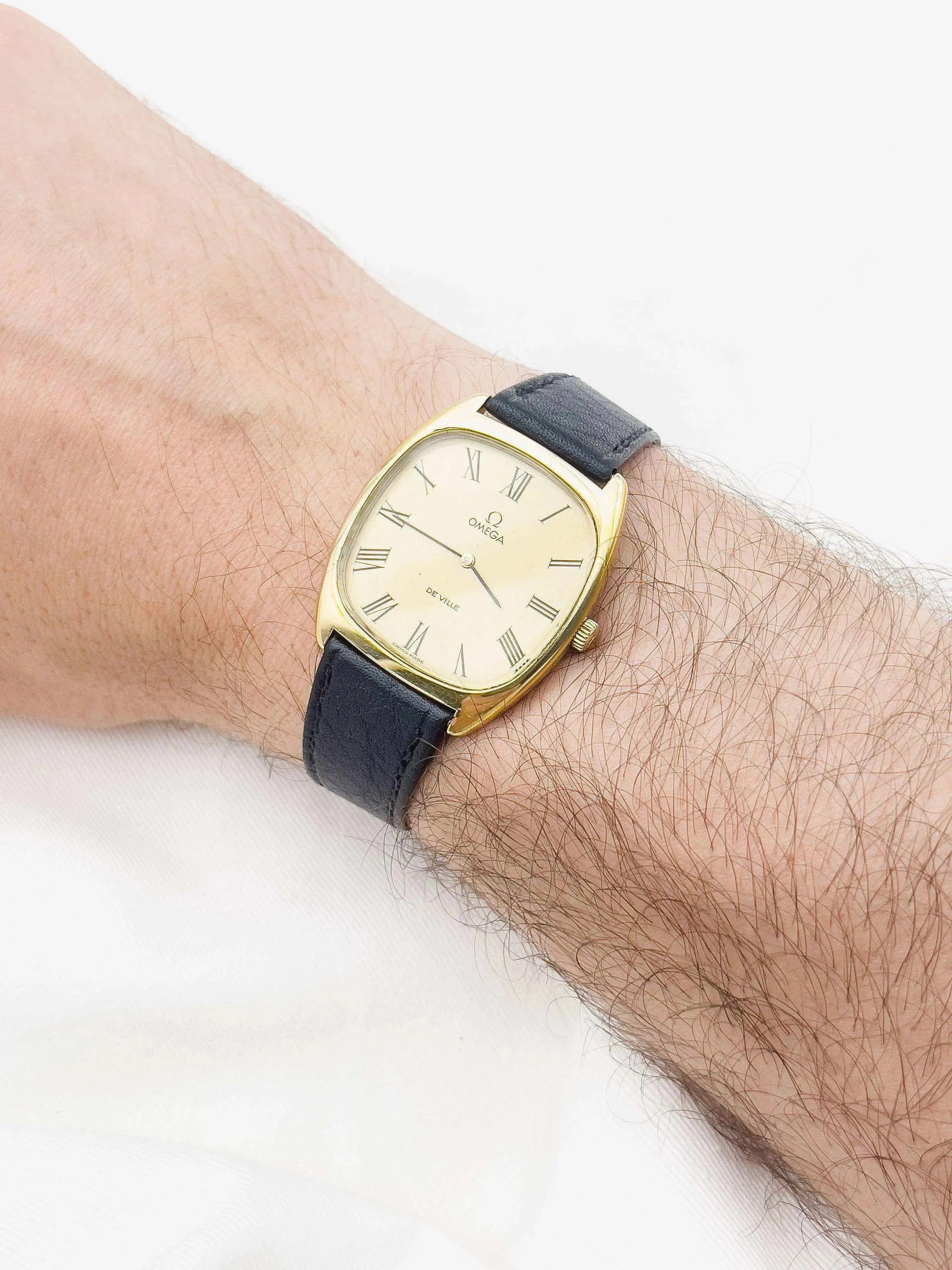 Omega - De Ville Index Romain Gold - 1975 - Atelier Victor Paris - Vintage Watch Shop Dubai