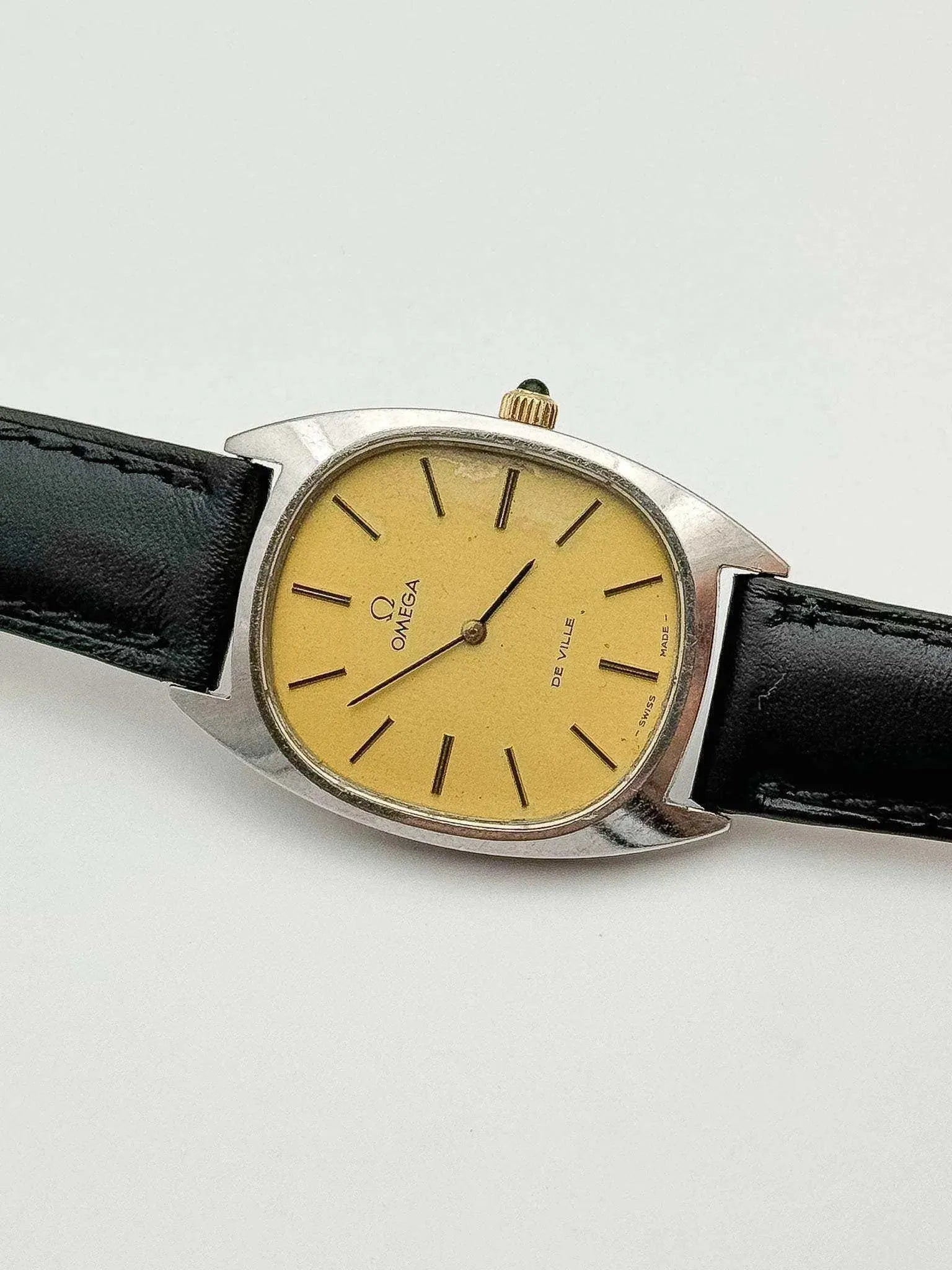 Omega - De Ville Oval Yellow Meca - 1977 - Atelier Victor Paris - Vintage Watch Shop Dubai