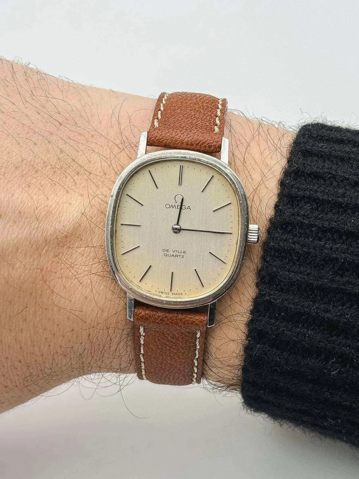 Omega - De Ville Ovale Champagne - 1970s - Atelier Victor Paris - Vintage Watch Shop Dubai