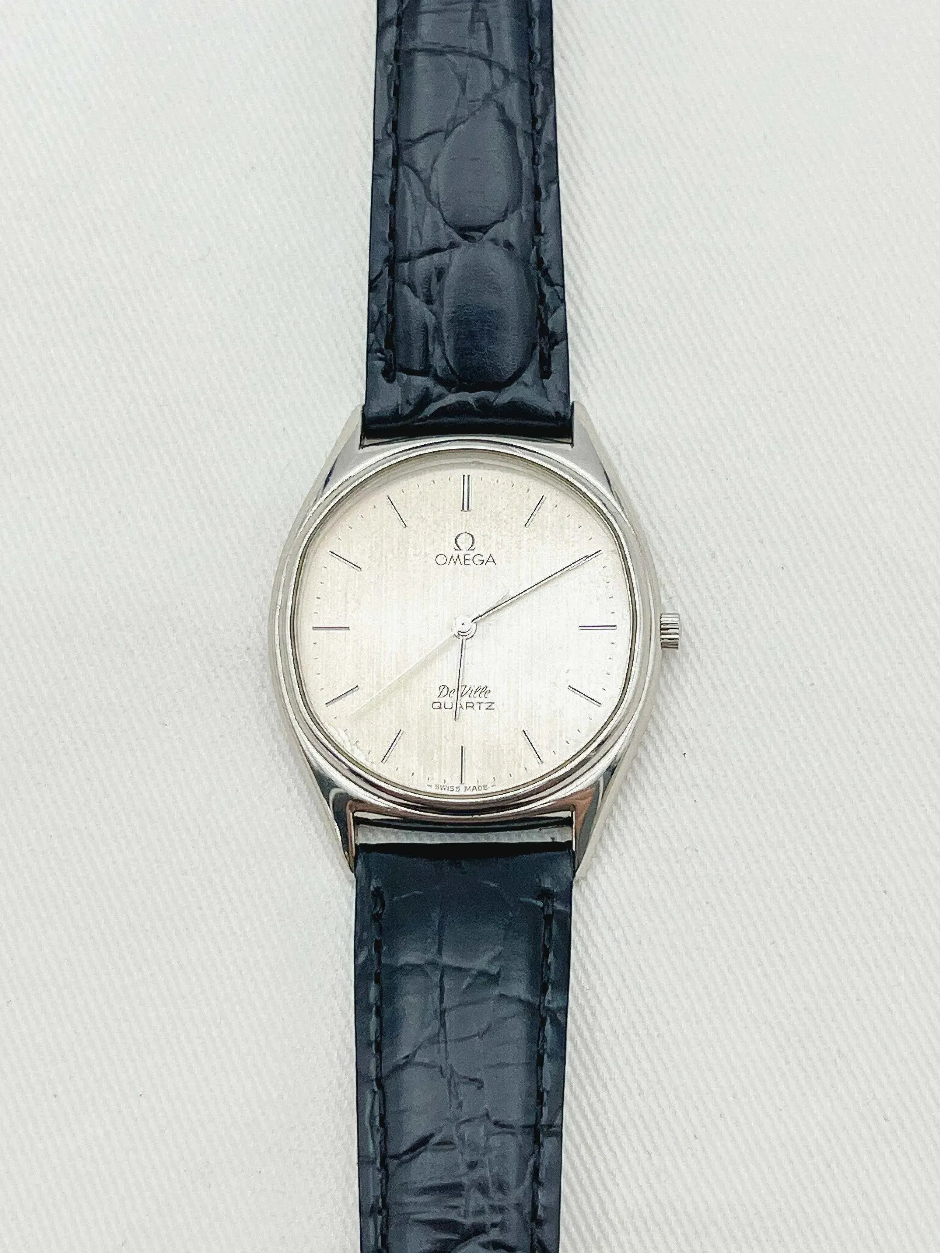 Omega - De Ville Ovale Patine Champagne - 1980 - Atelier Victor - Vintage  Shop