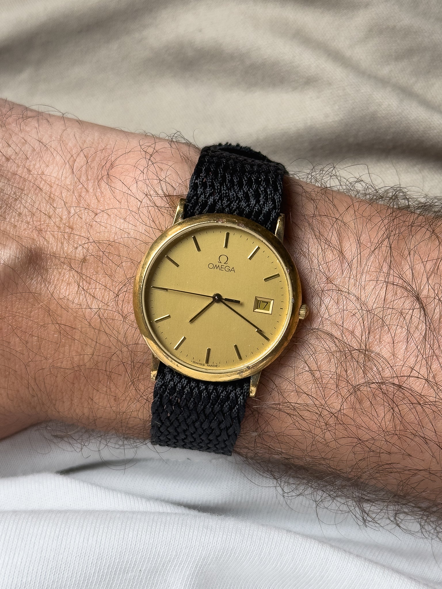 Omega - De Ville Ronde or date quartz 1430 - 1989 - Atelier Victor - Vintage  Shop