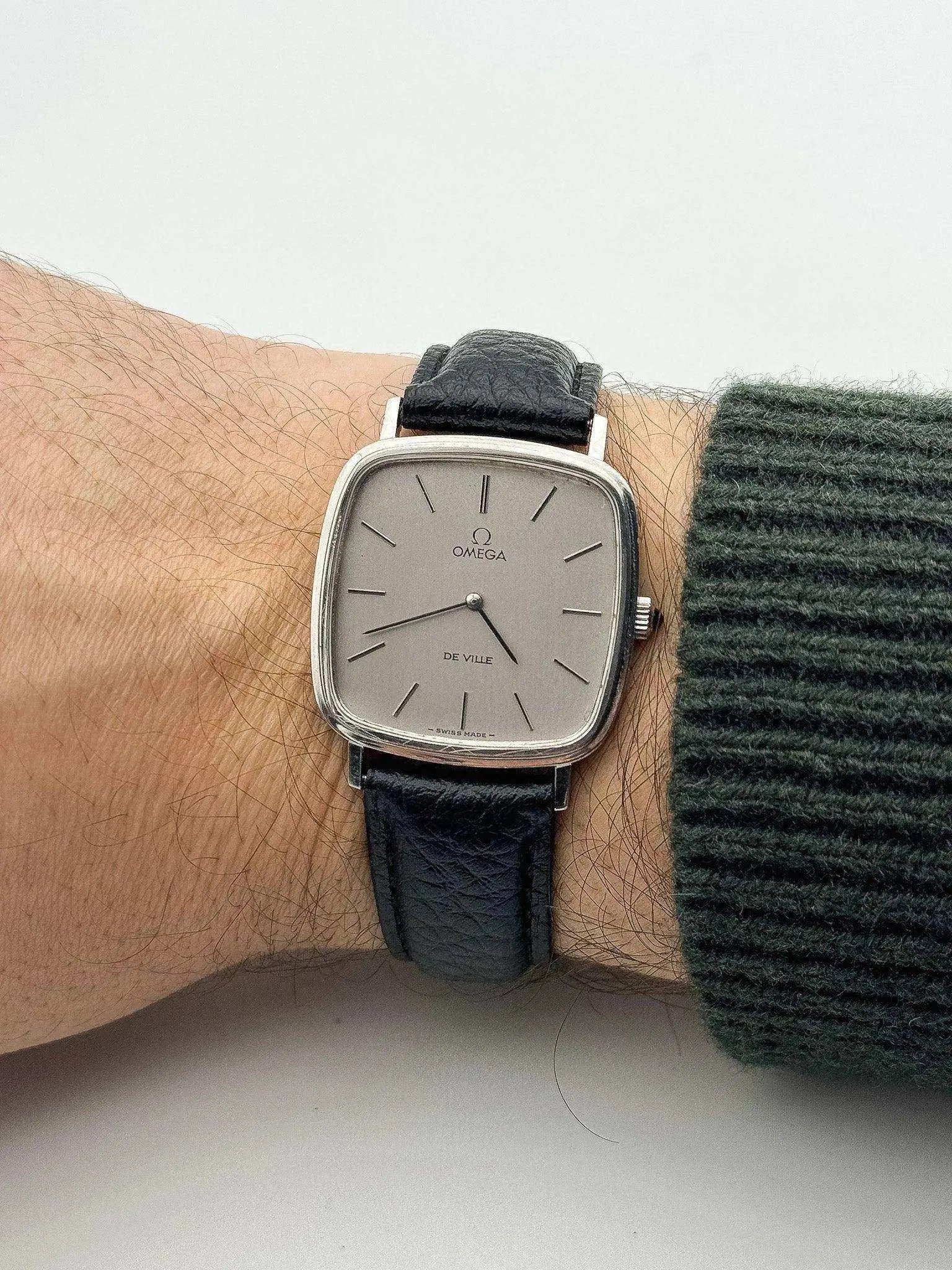 Omega - De Ville Square Cabochon - 1977 - Atelier Victor Paris - Vintage Watch Shop Dubai