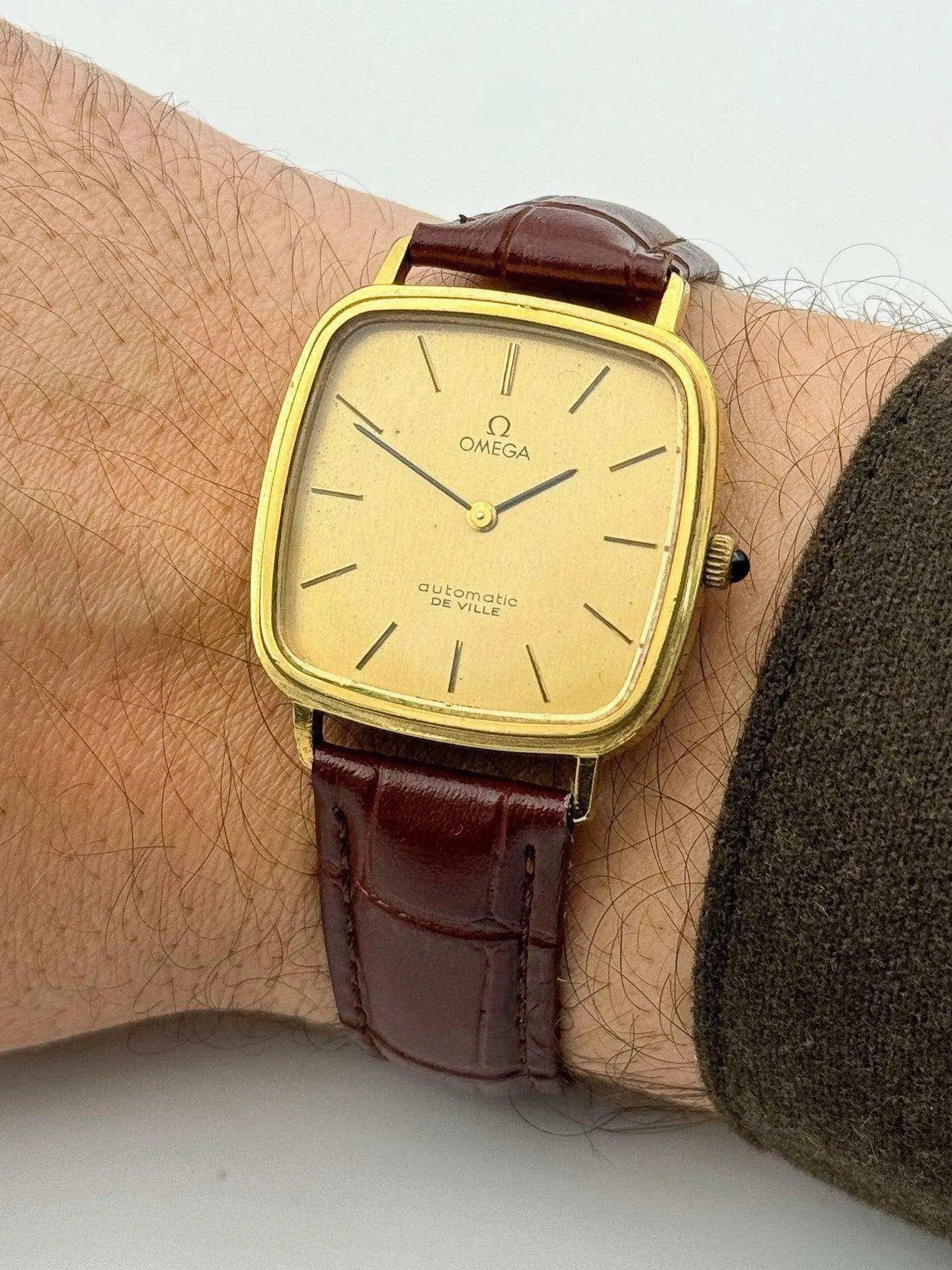 Omega - De Ville Square Gold Cabochon - 1973 - Atelier Victor Paris - Vintage Watch Shop Dubai