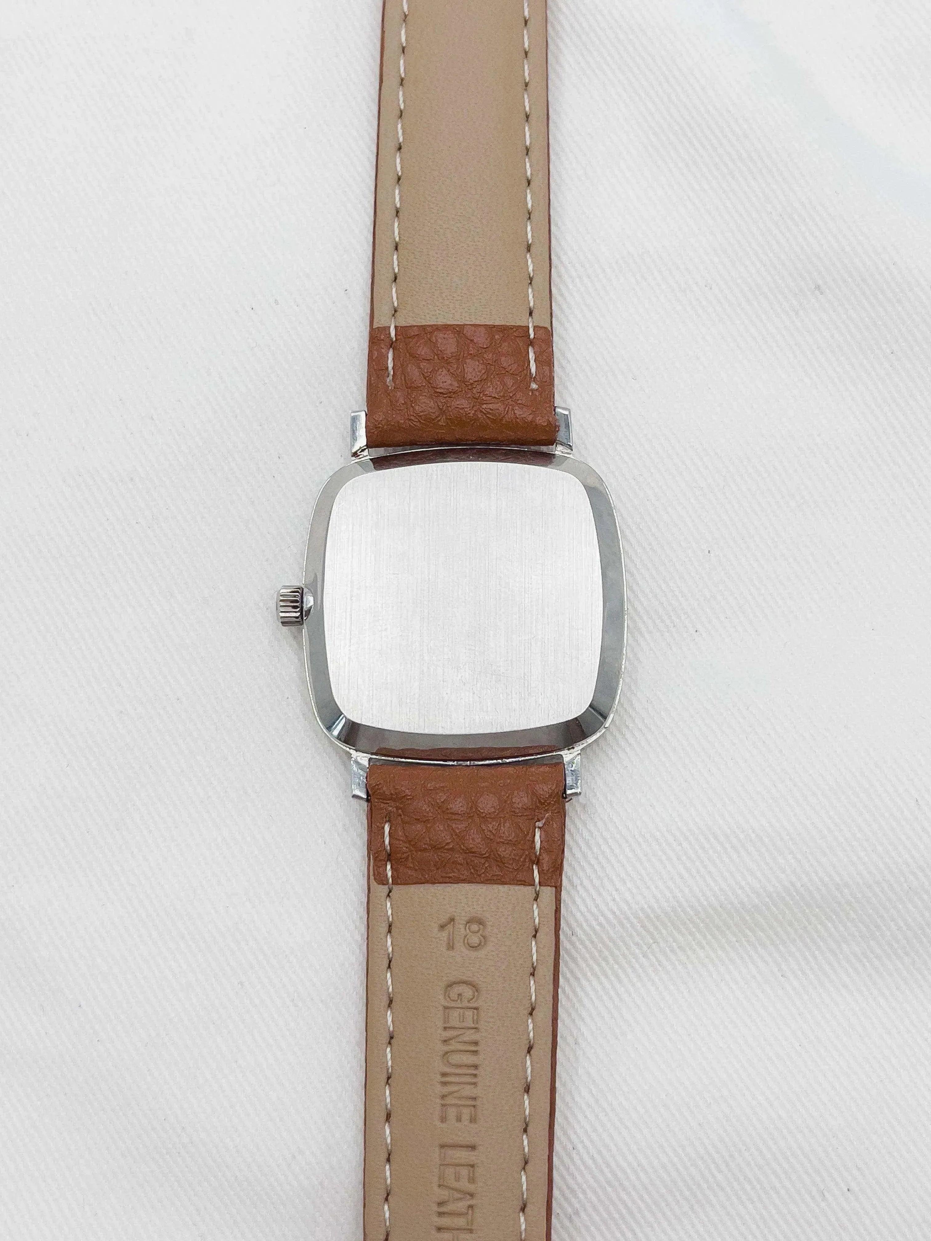 Omega - De Ville Square Grey Camel - 1977 - Atelier Victor - Vintage  Shop