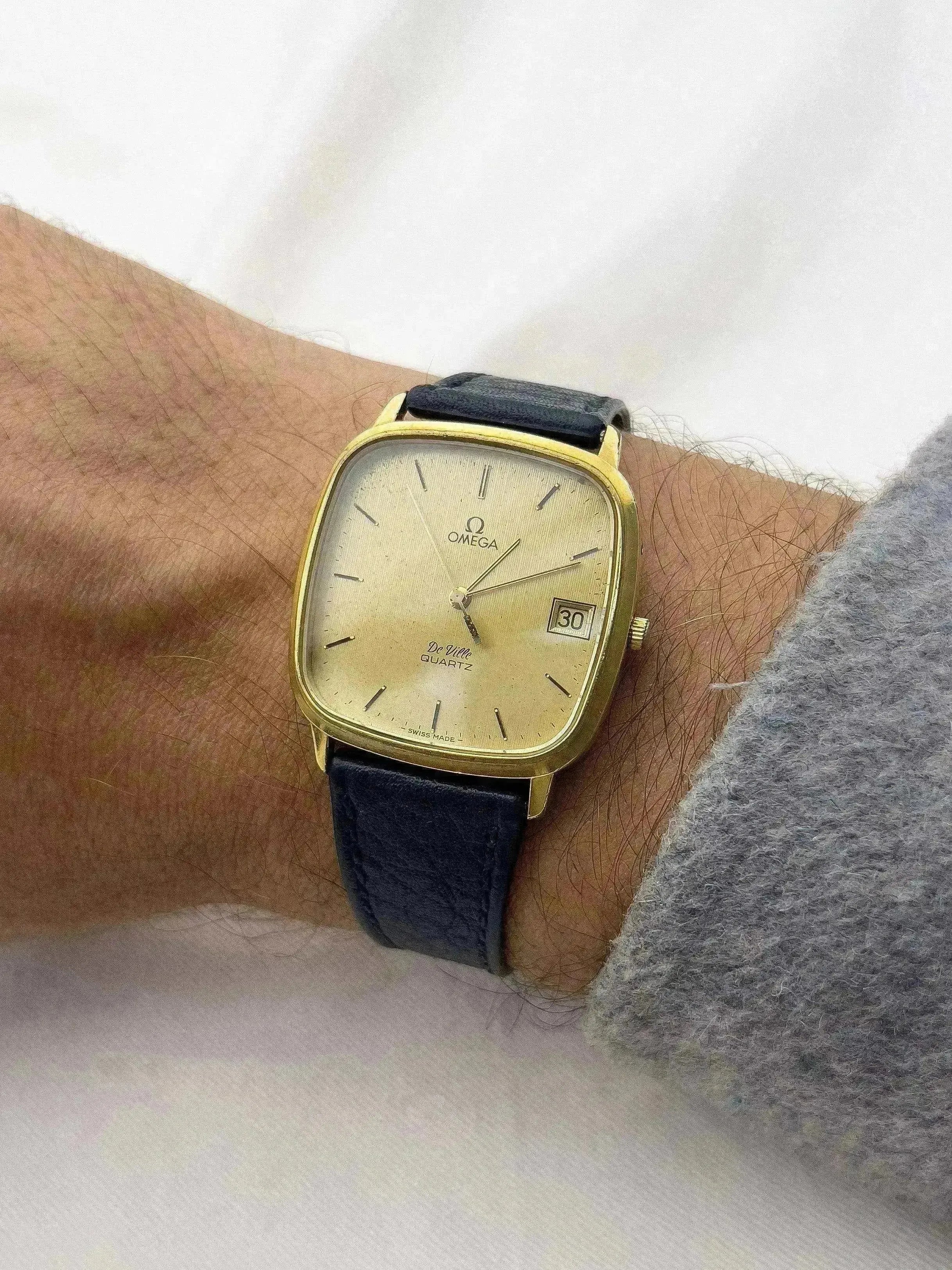 Omega - De Ville Upholstered Gold - 1979 - Atelier Victor