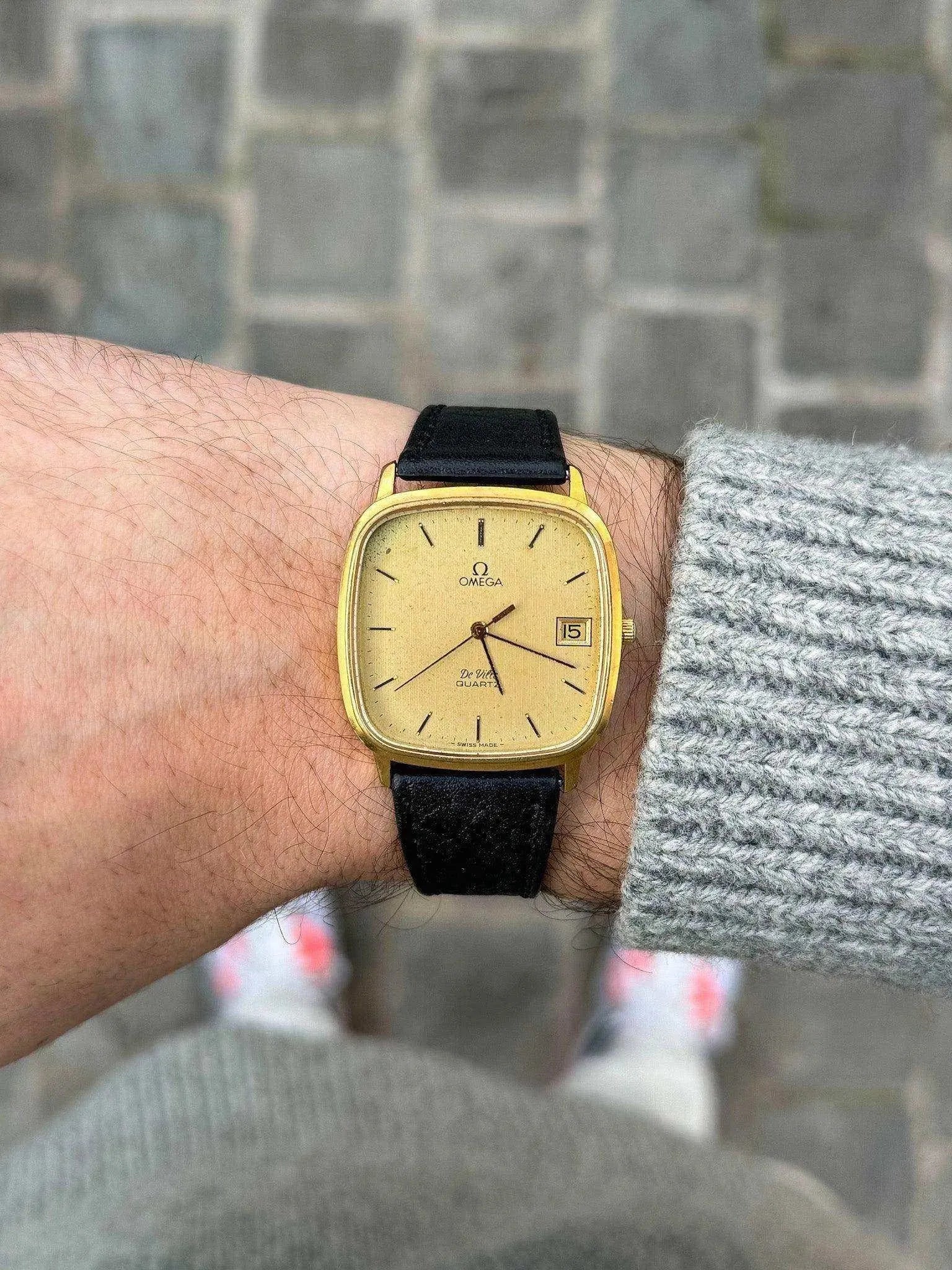 Omega - De Ville Tapissé Gold - 1979 - Atelier Victor Paris - Vintage Watch Shop Dubai