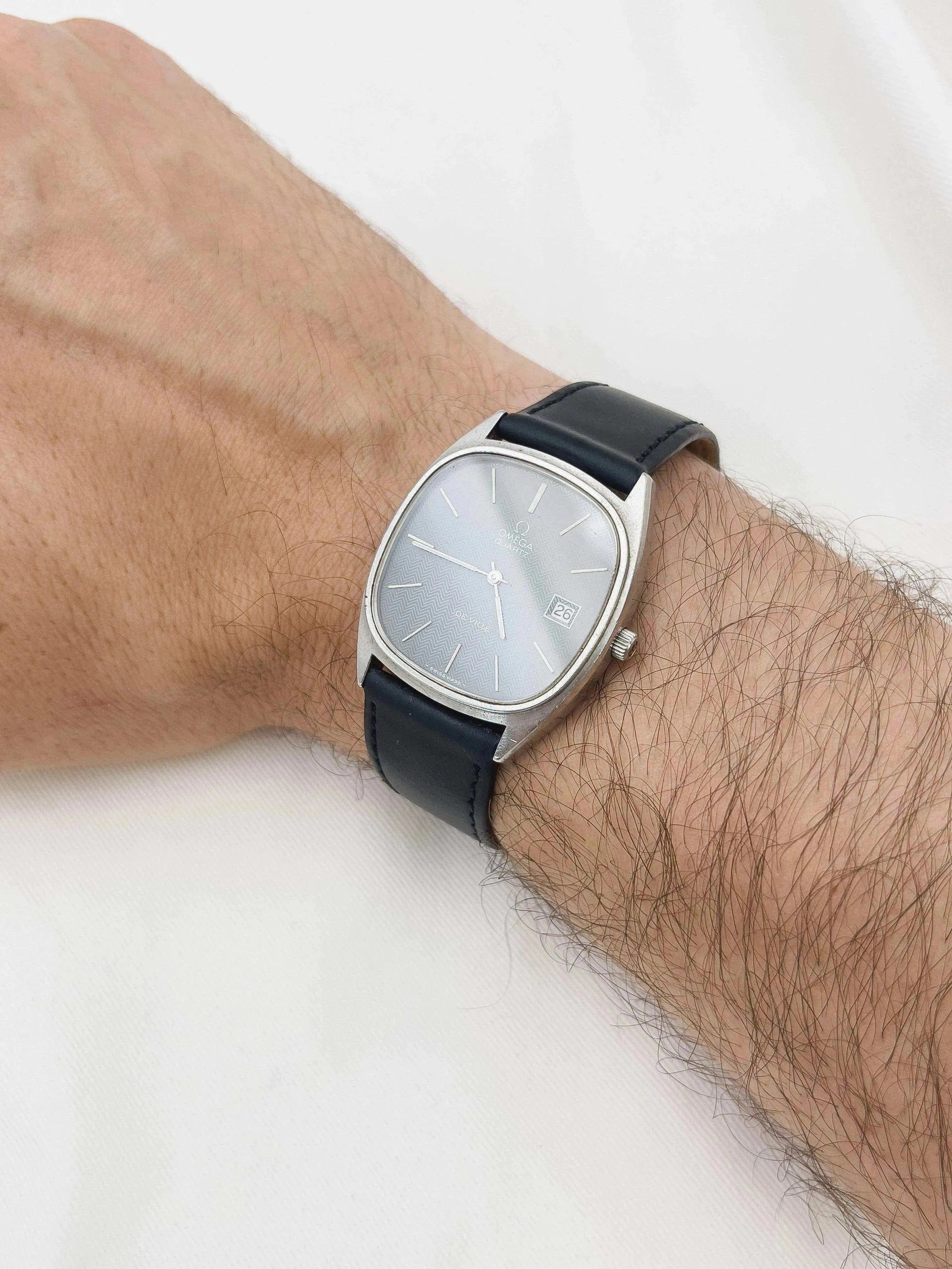 Omega - De Ville Tapissée Noir - 1977 - Atelier Victor Paris - Vintage Watch Shop Dubai