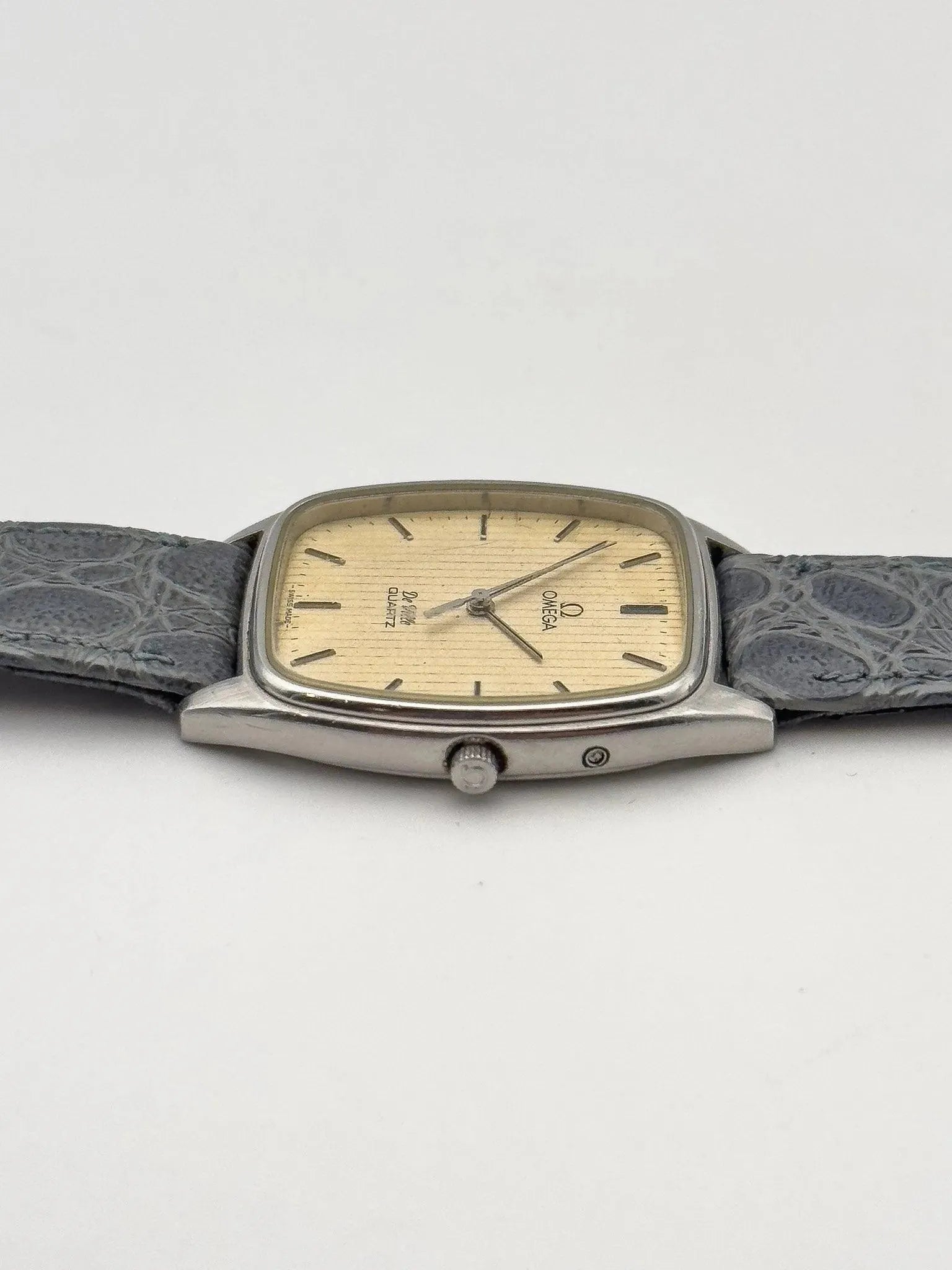 Omega - De Ville Tapisserie Patiné Gris - 1979 - Atelier Victor - Vintage Watch Shop