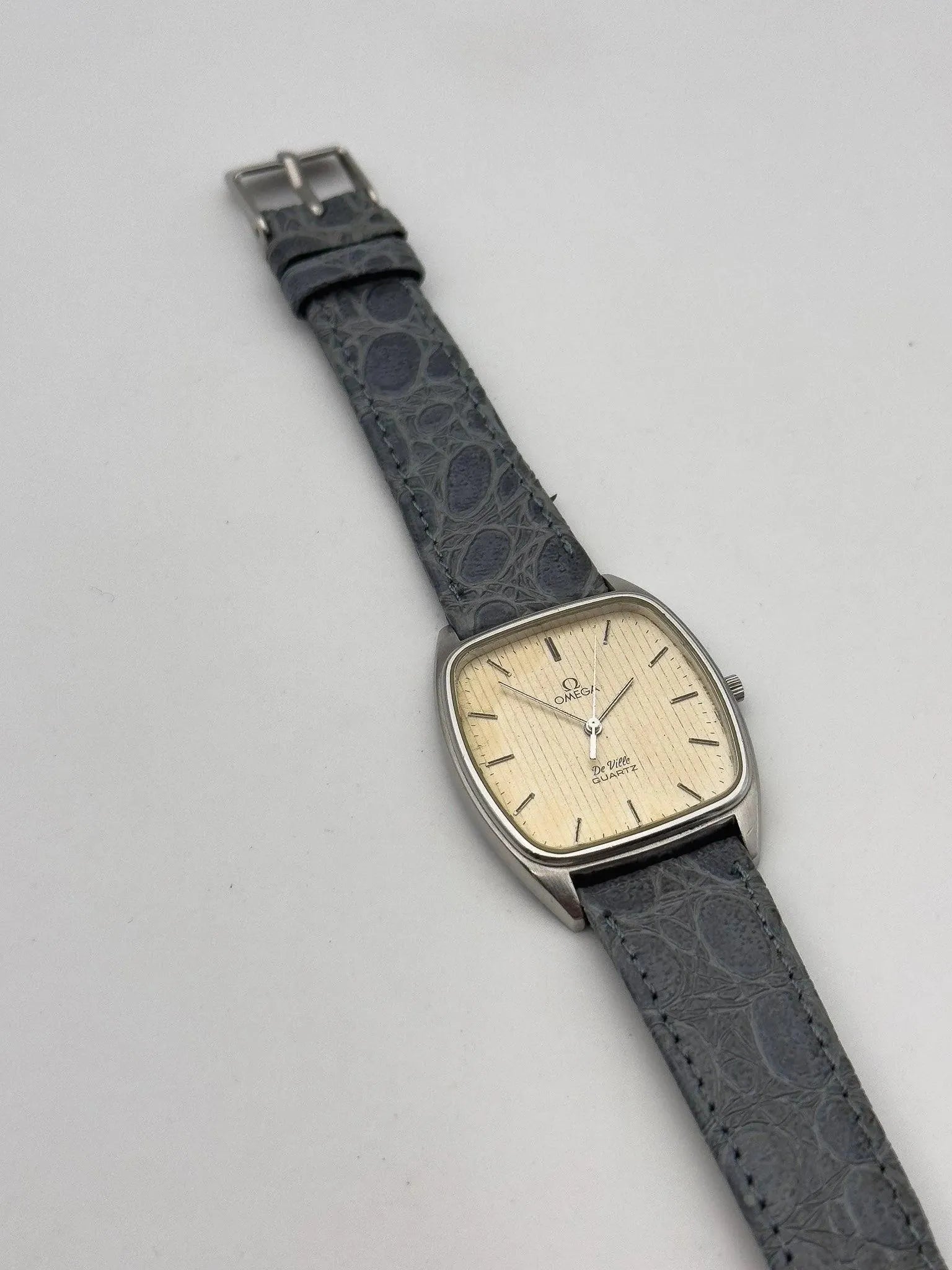 Omega - De Ville Tapisserie Patiné Gris - 1979 - Atelier Victor - Vintage Watch Shop