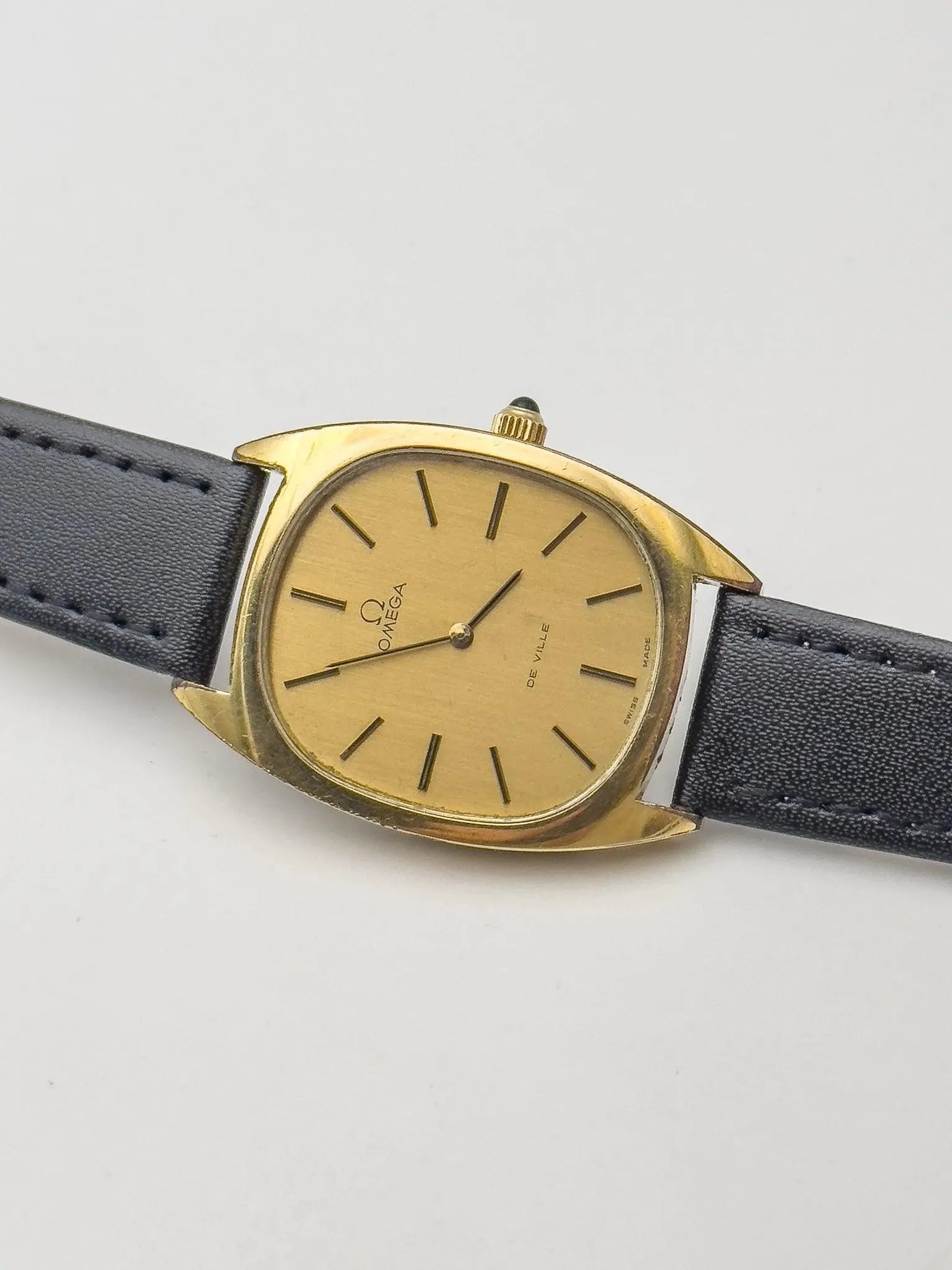 Omega - De Ville Tonneau Gold - 1976 - Atelier Victor Paris - Vintage Watch Shop Dubai