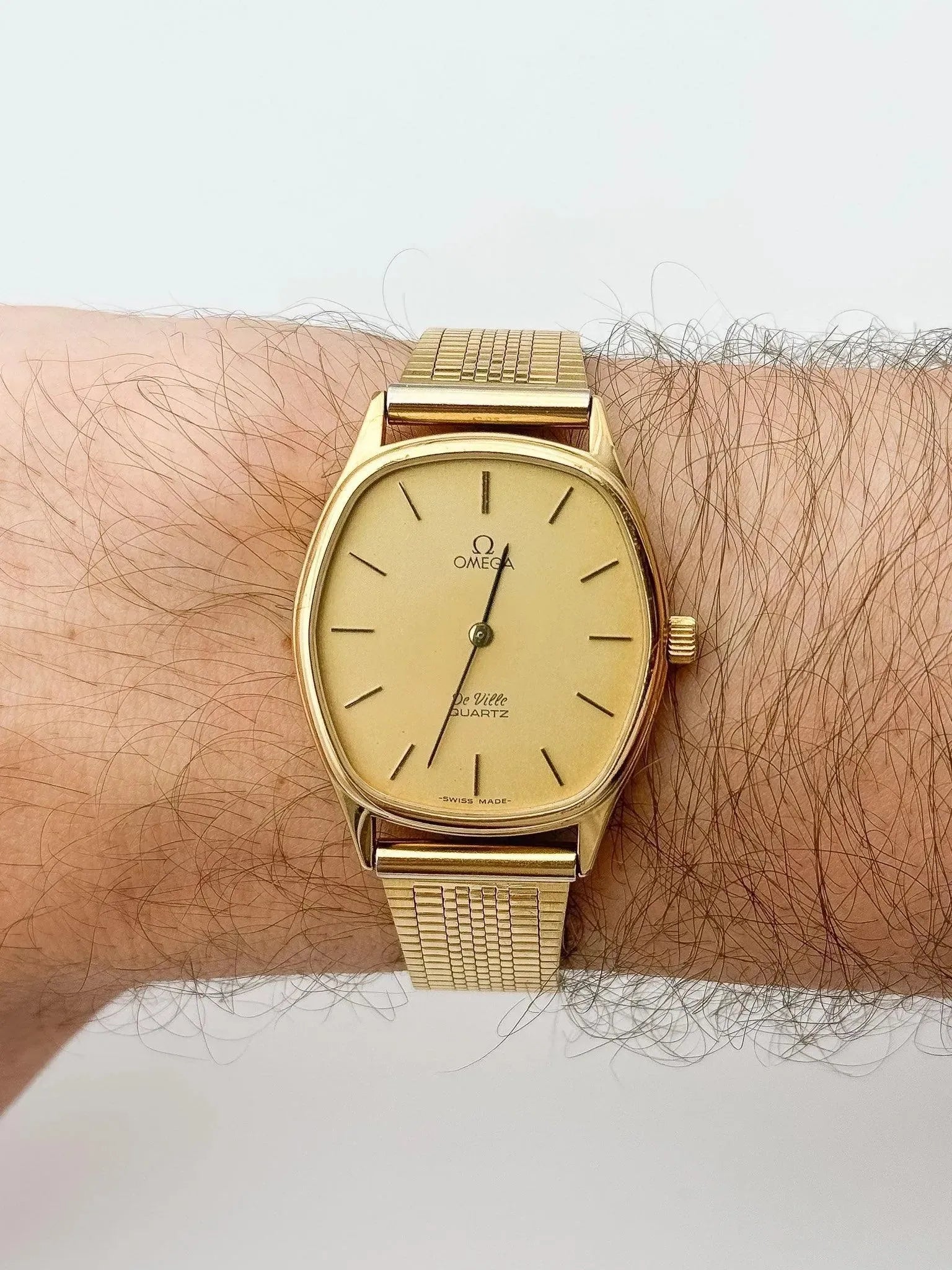 Omega - De Ville Tonneau Gold - 1977 - Atelier Victor - Vintage  Shop