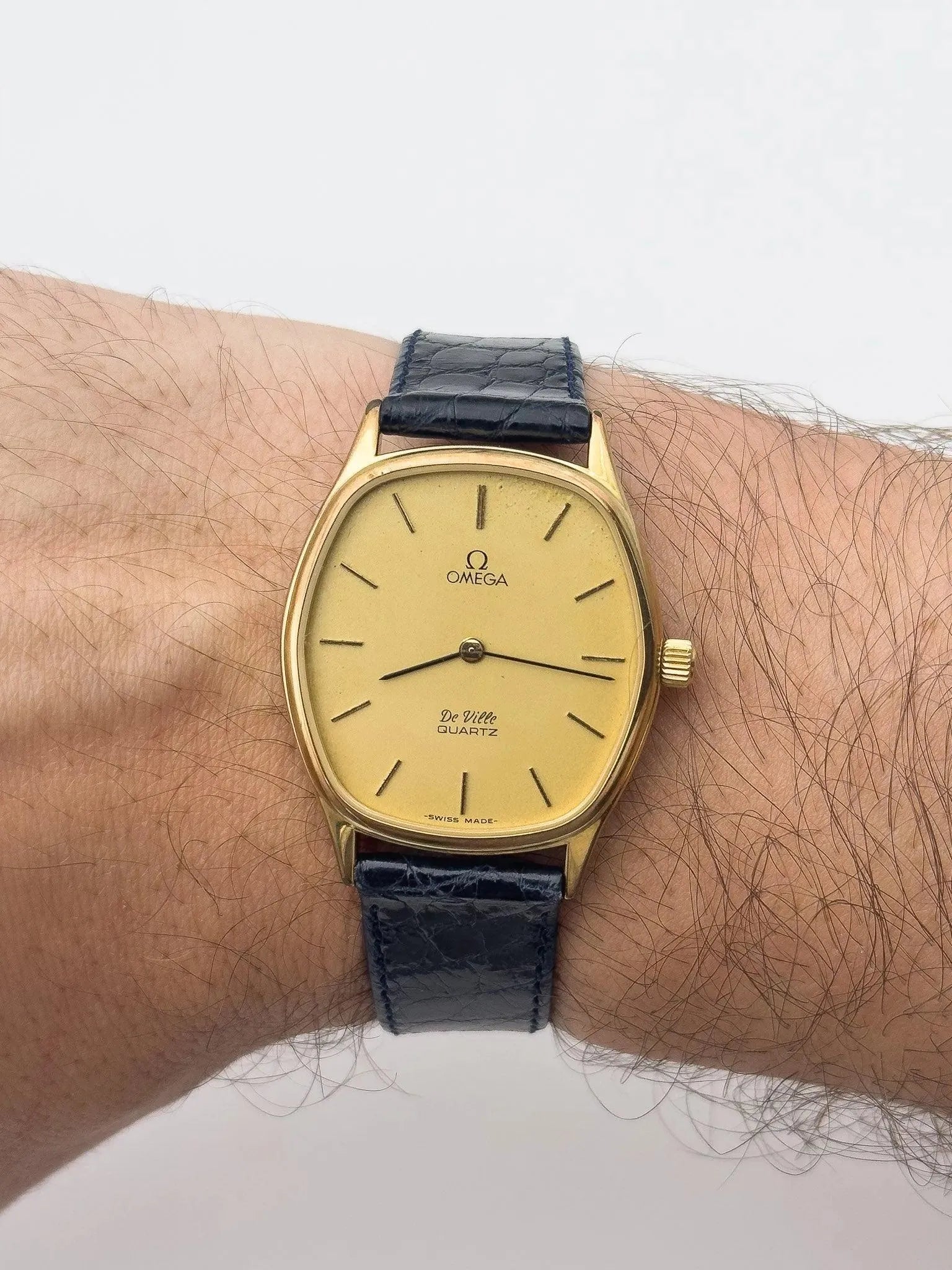 Omega - De Ville Tonneau Gold Blue Croco - 1977 - Atelier Victor Paris - Vintage Watch Shop Dubai