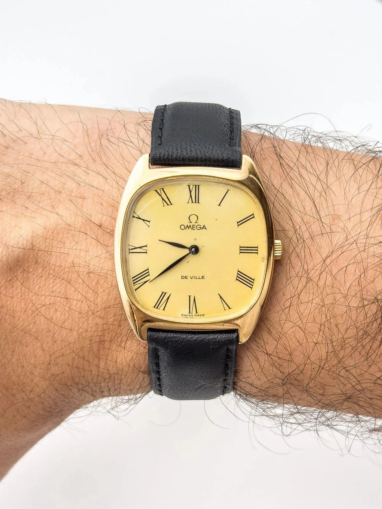 Omega - De Ville Tonneau Gold Romain - 1975 - Atelier Victor Paris - Vintage Watch Shop Dubai