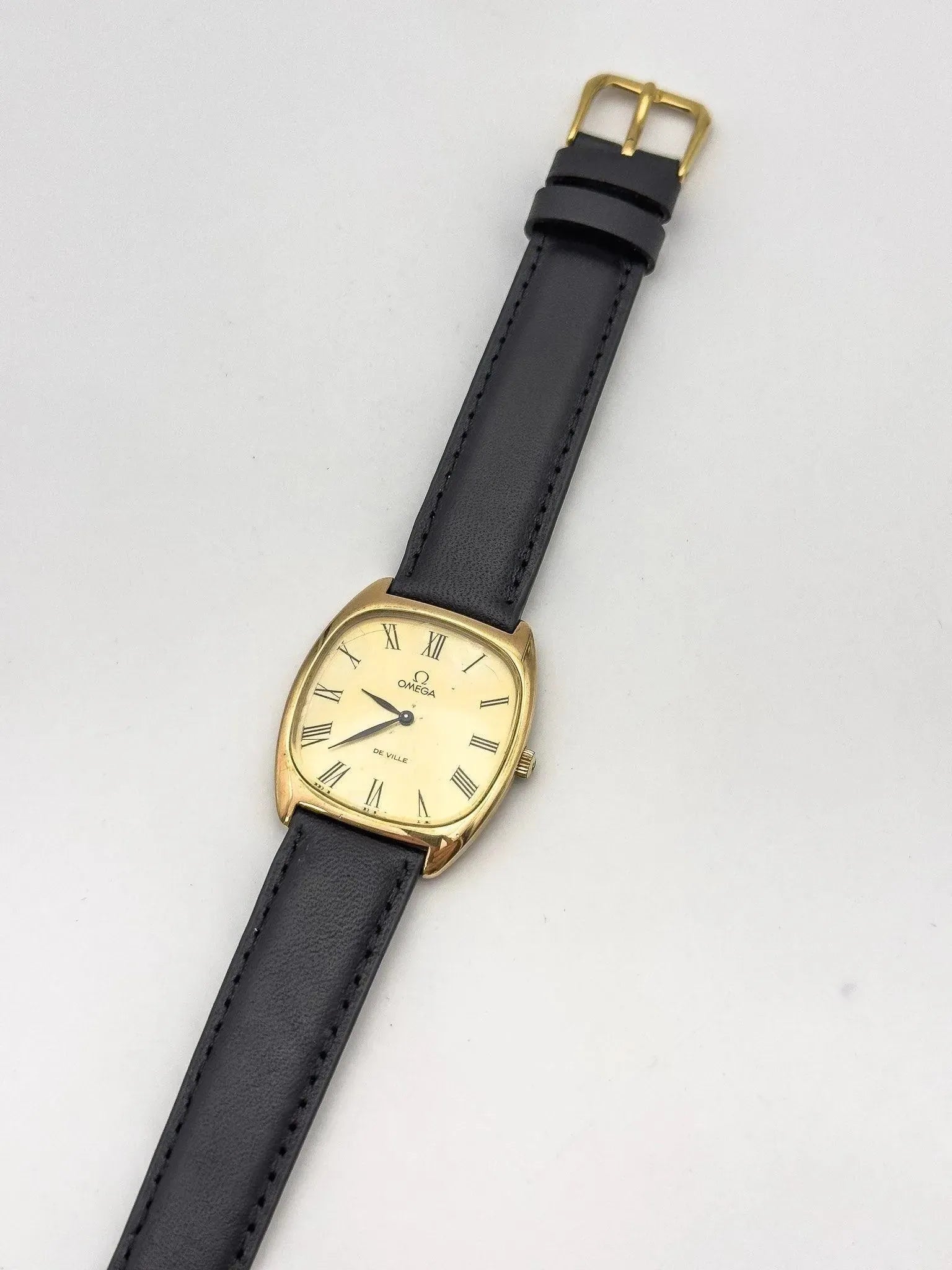 Omega - De Ville Tonneau Gold Romain - 1975 - Atelier Victor - Vintage  Shop