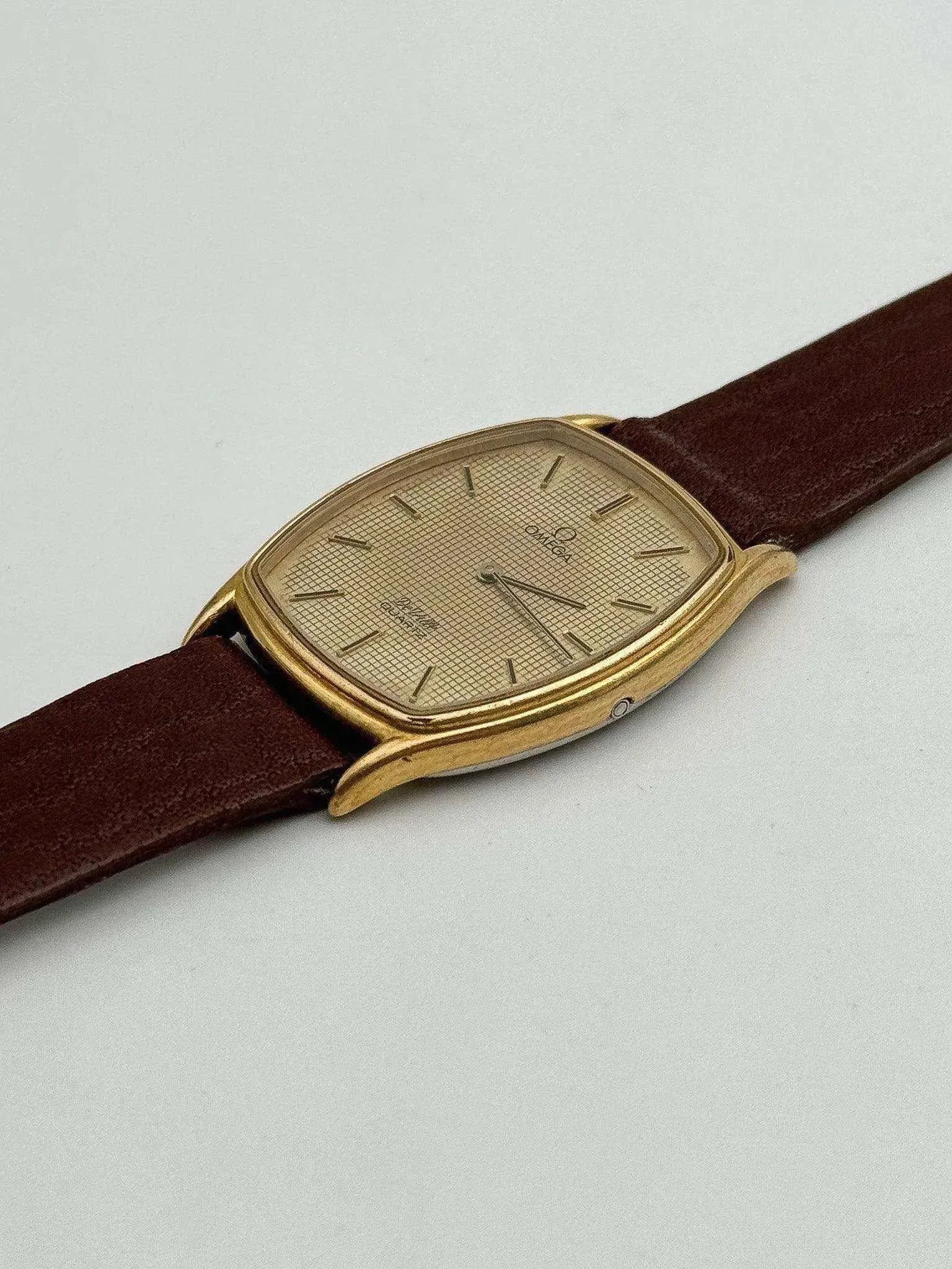 Omega - De Ville Tonneau plaqué or Nid d'Abeille patine - 1970s - Atelier Victor - Vintage  Shop