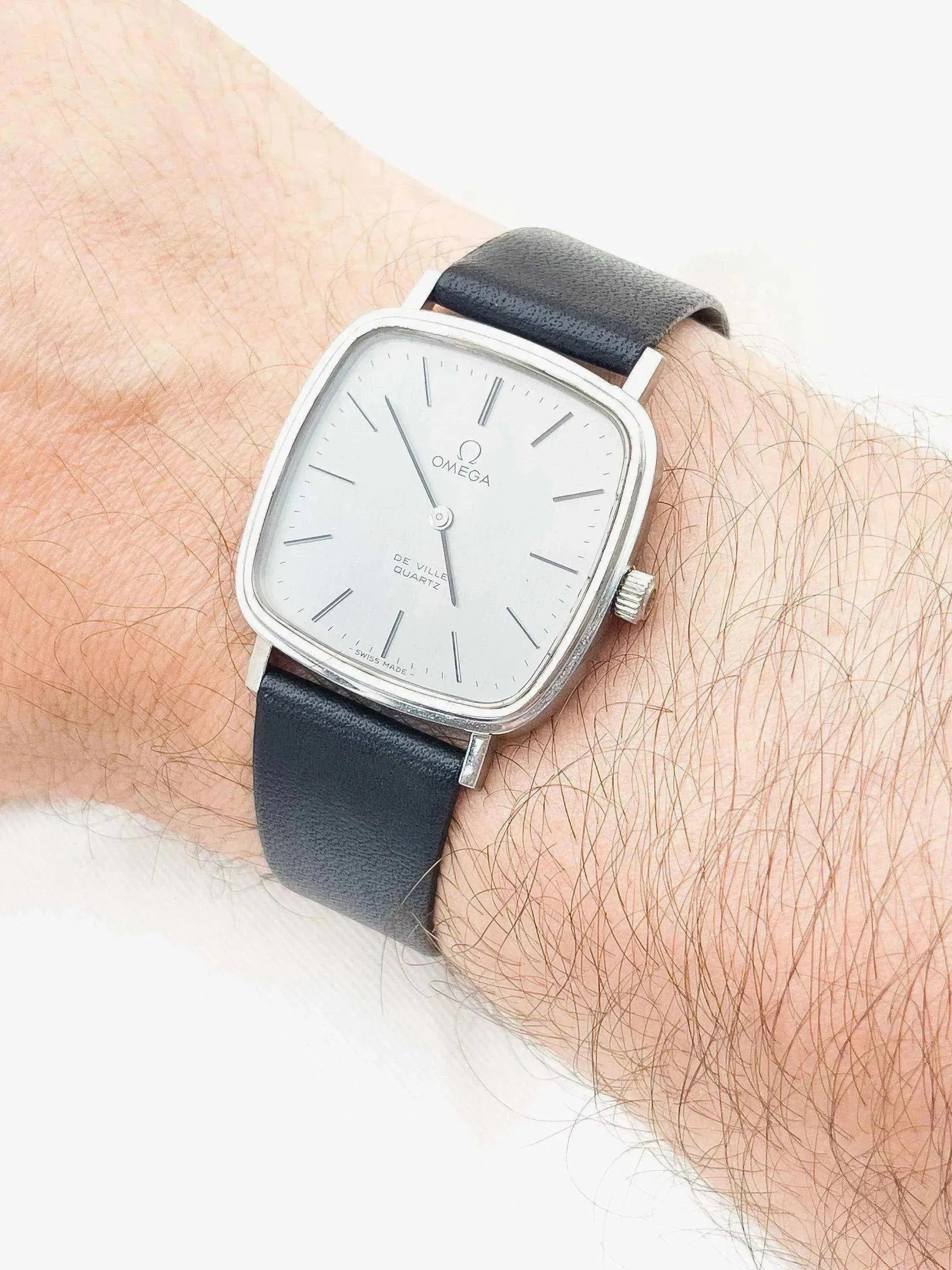 Omega - Dial Acier Quartz - 1976 - Atelier Victor Paris - Vintage Watch Shop Dubai