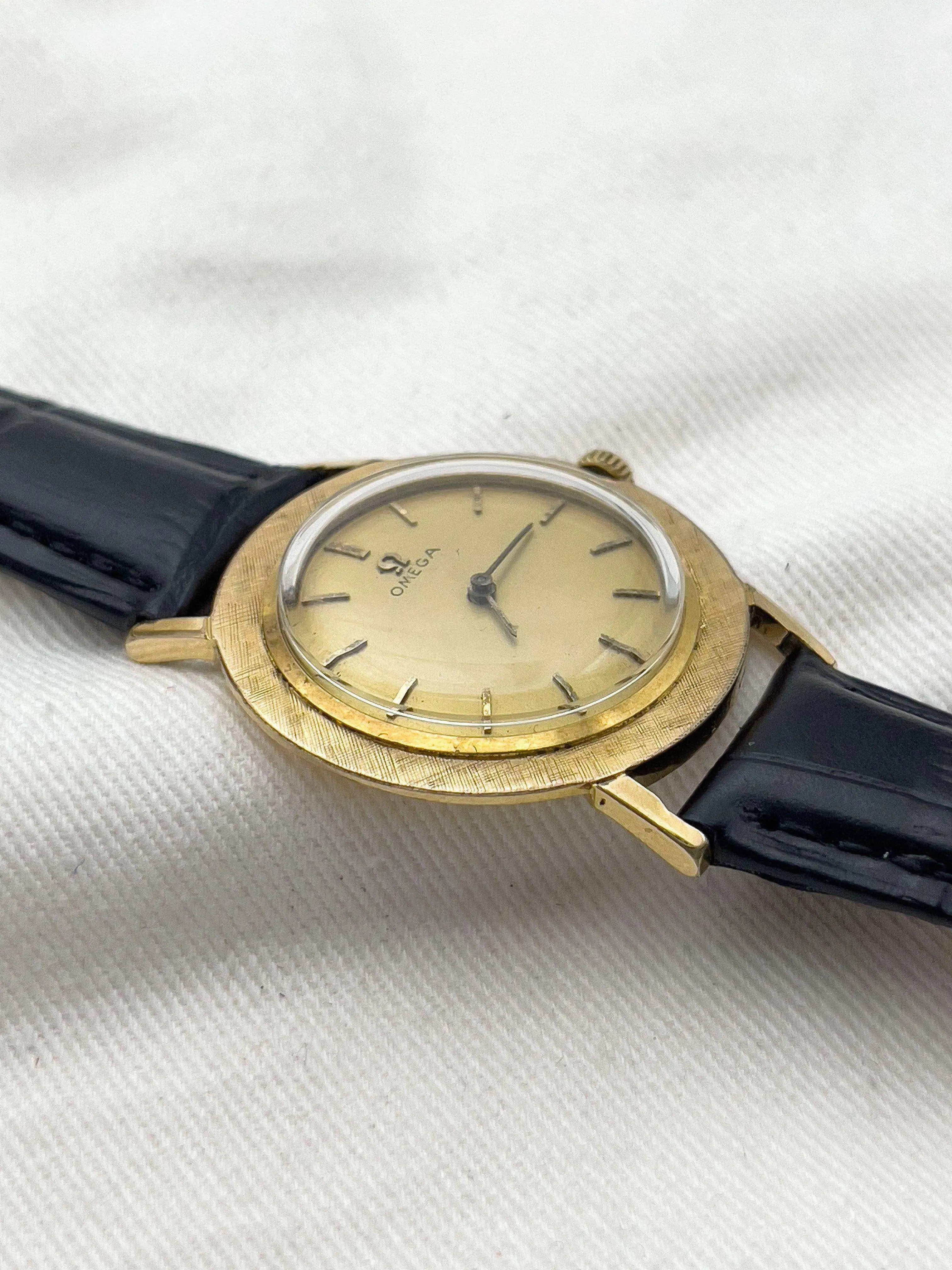 Omega - Disco Volante - 1970 - Atelier Victor Paris - Vintage Watch Shop Dubai